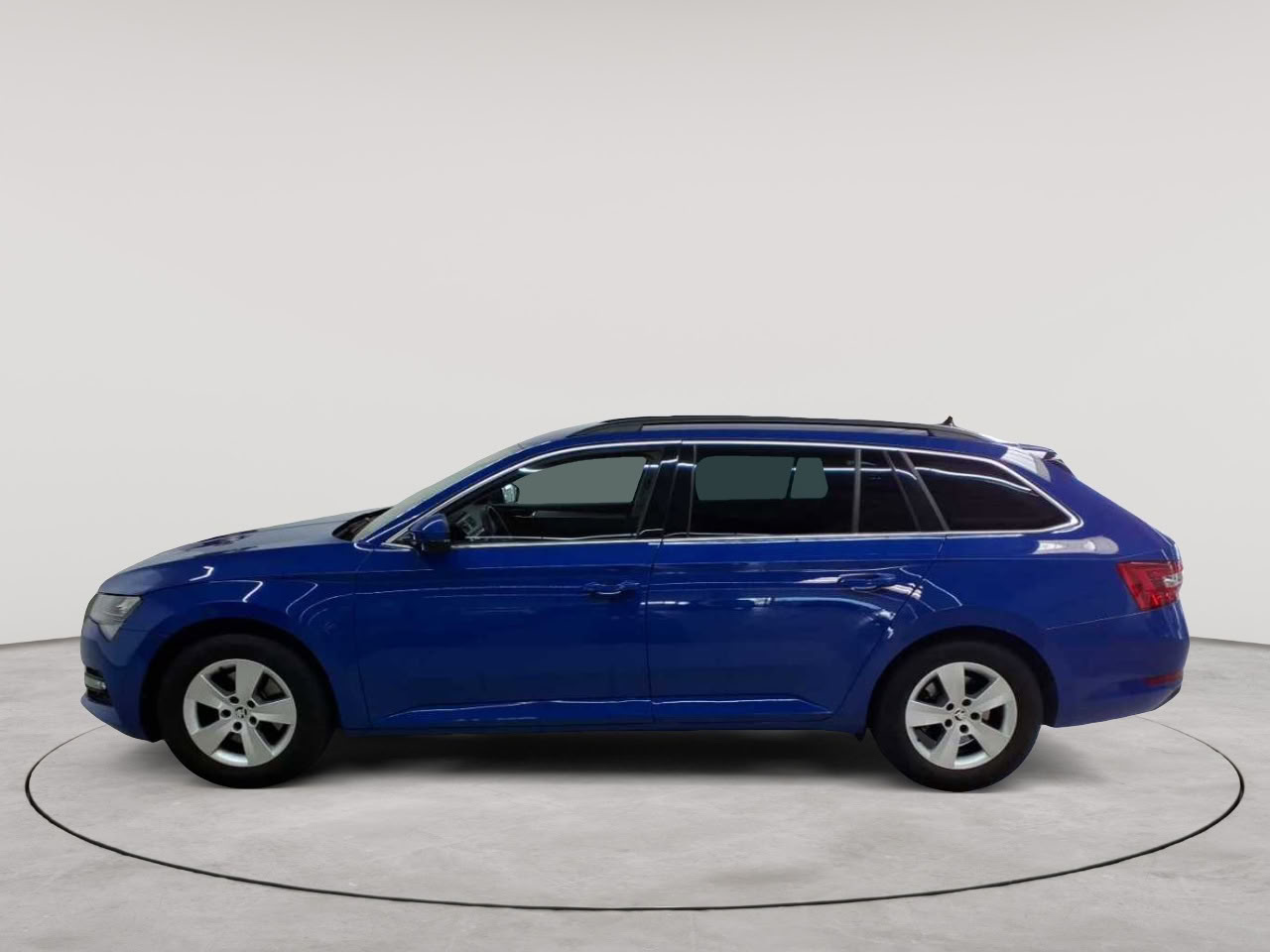 Skoda Superb Combi 2.0 TDI DSG Ambition 6