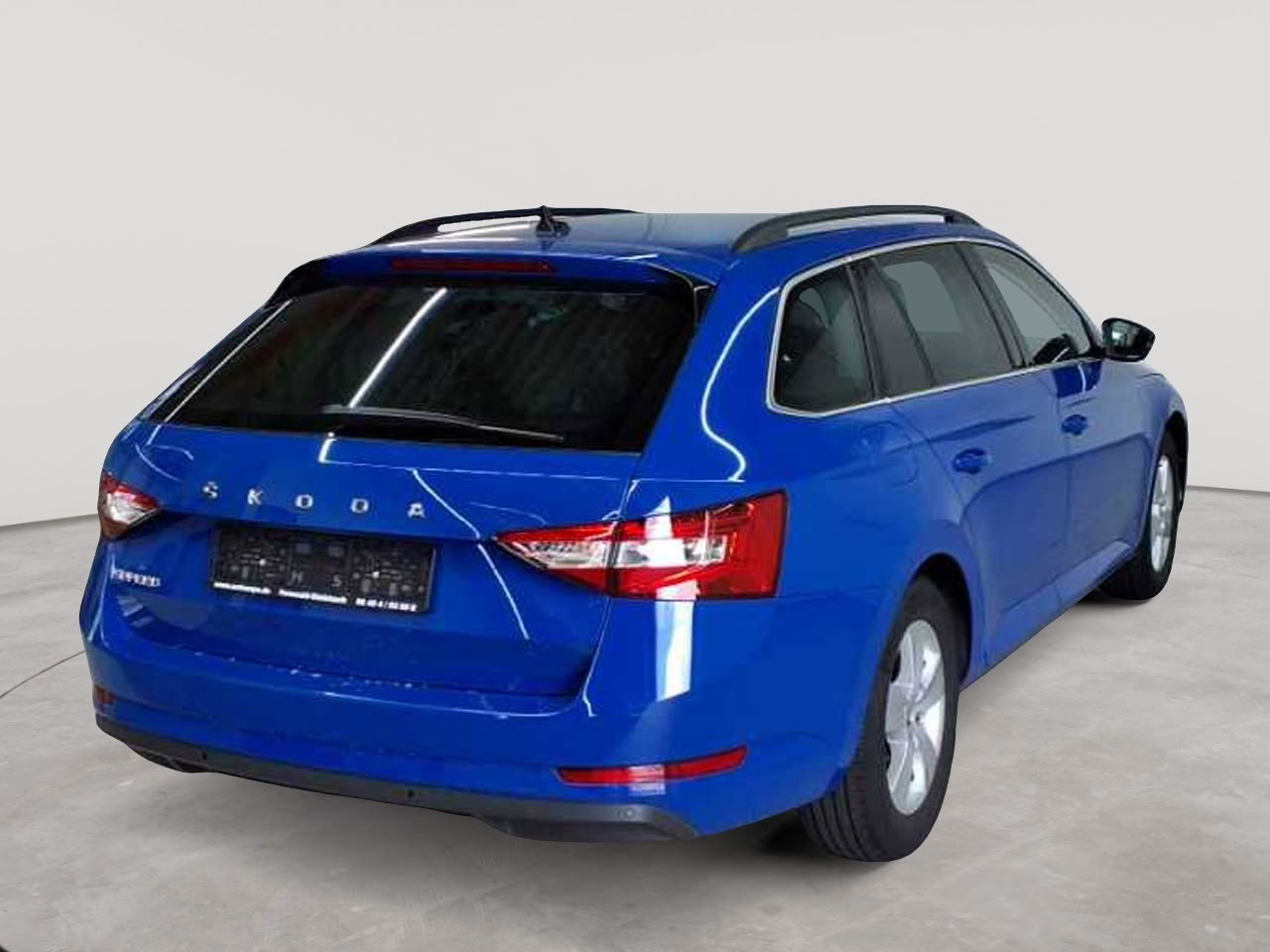 Skoda Superb Combi 2.0 TDI DSG Ambition 4