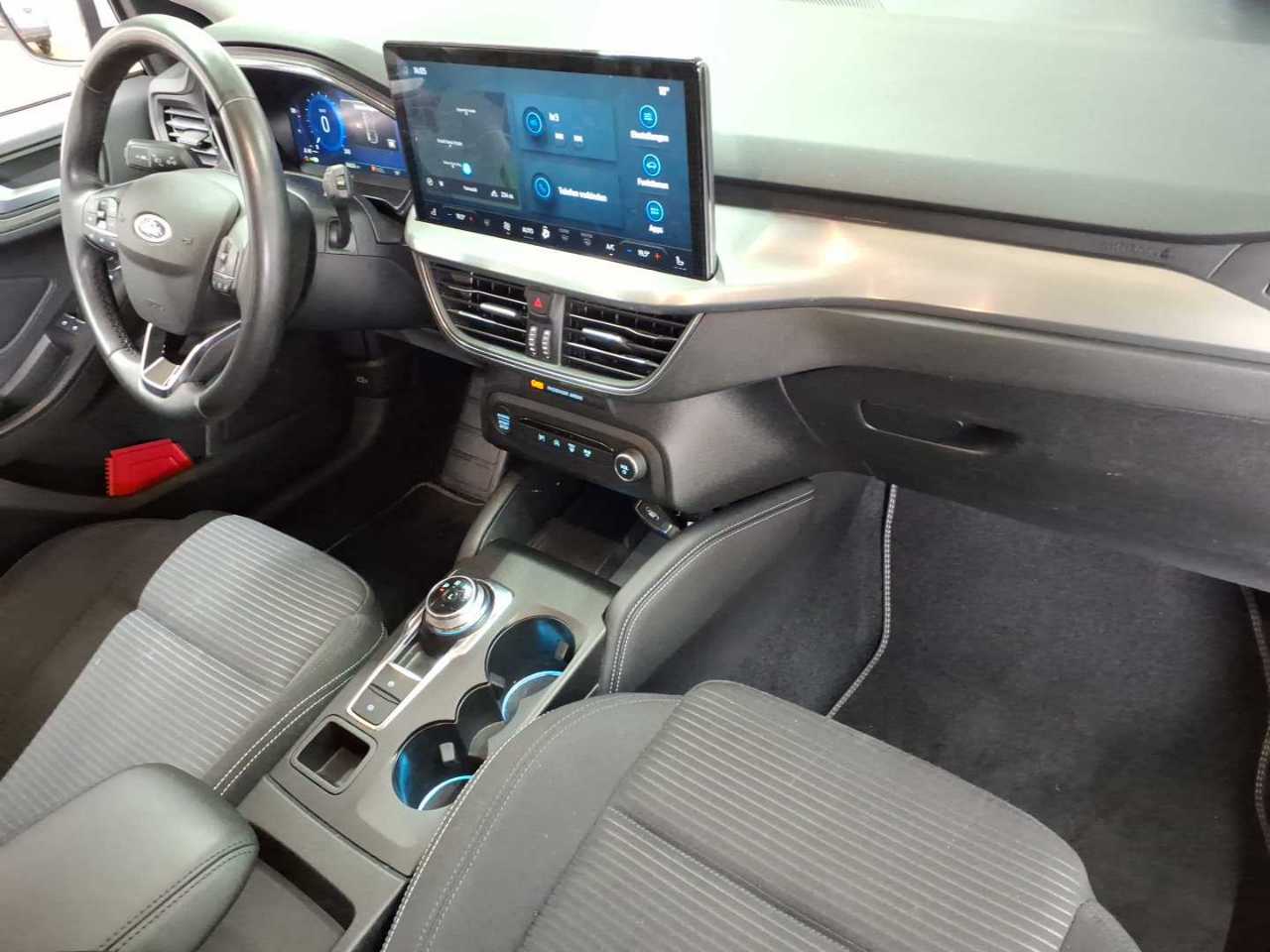Ford Focus Turnier 1.5 EcoBlue Start-Stopp-System Aut. TITANIUM X 9