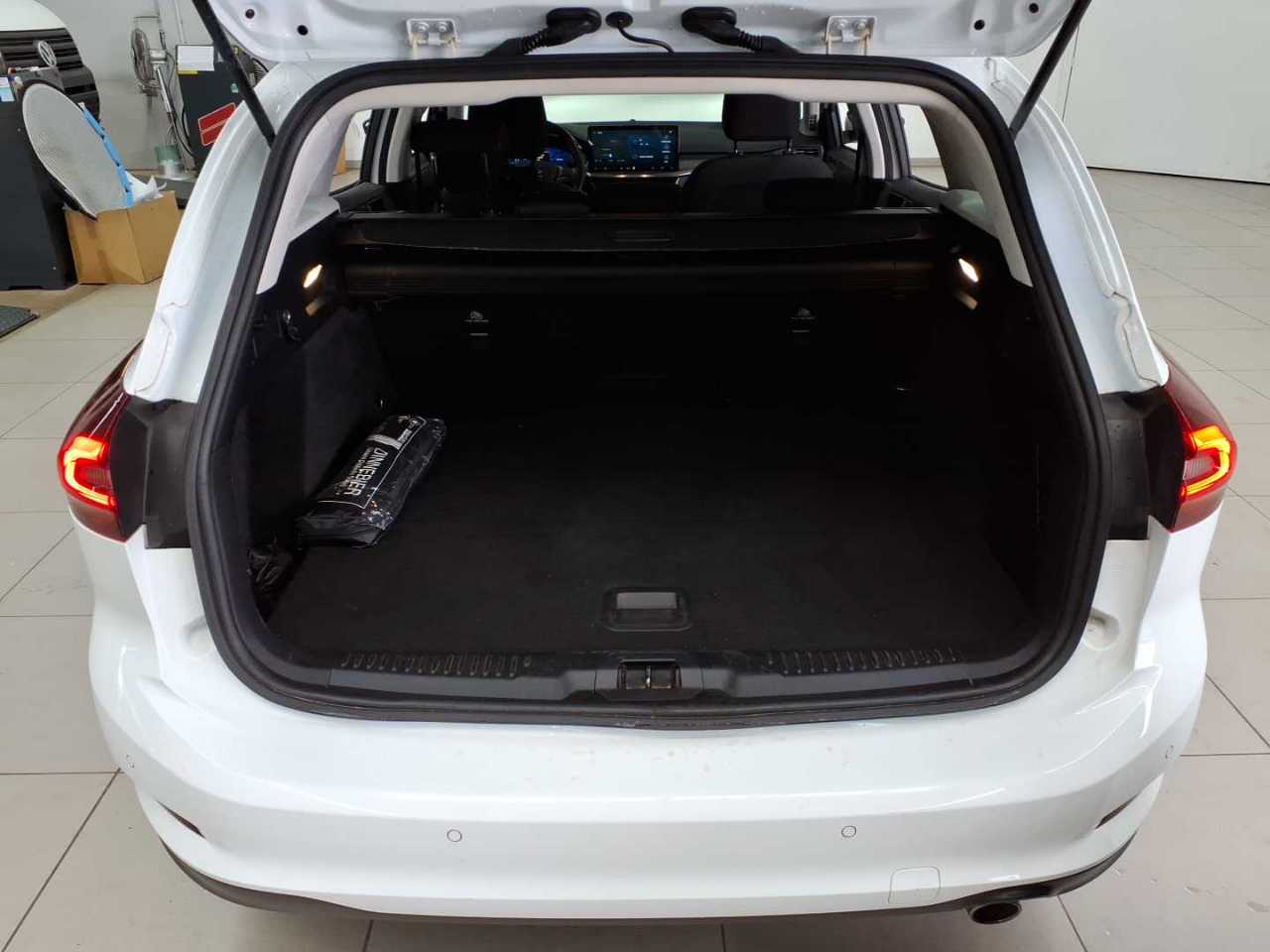 Ford Focus Turnier 1.5 EcoBlue Start-Stopp-System Aut. TITANIUM X 15