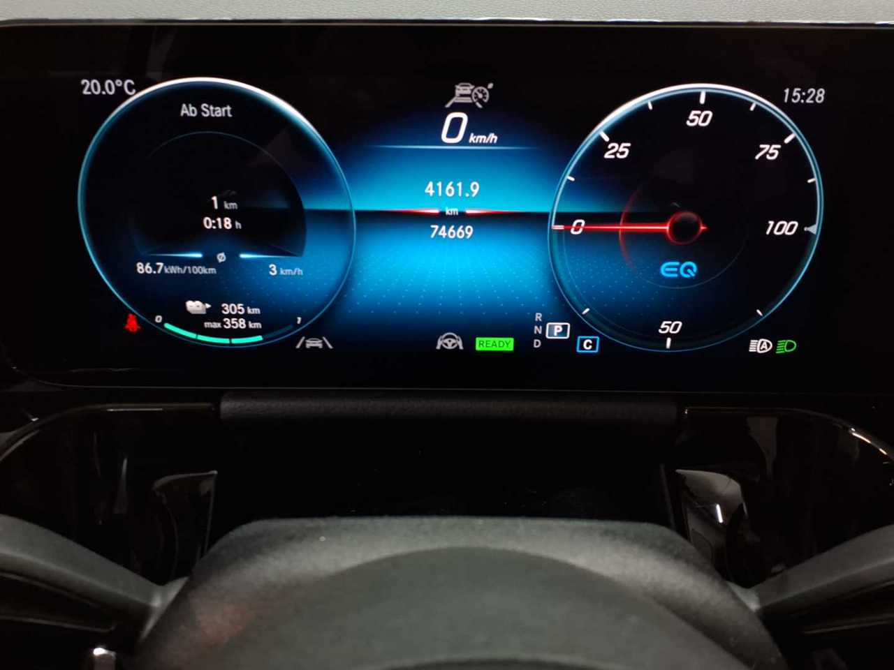 Mercedes-Benz EQA 250 Electric Art 11