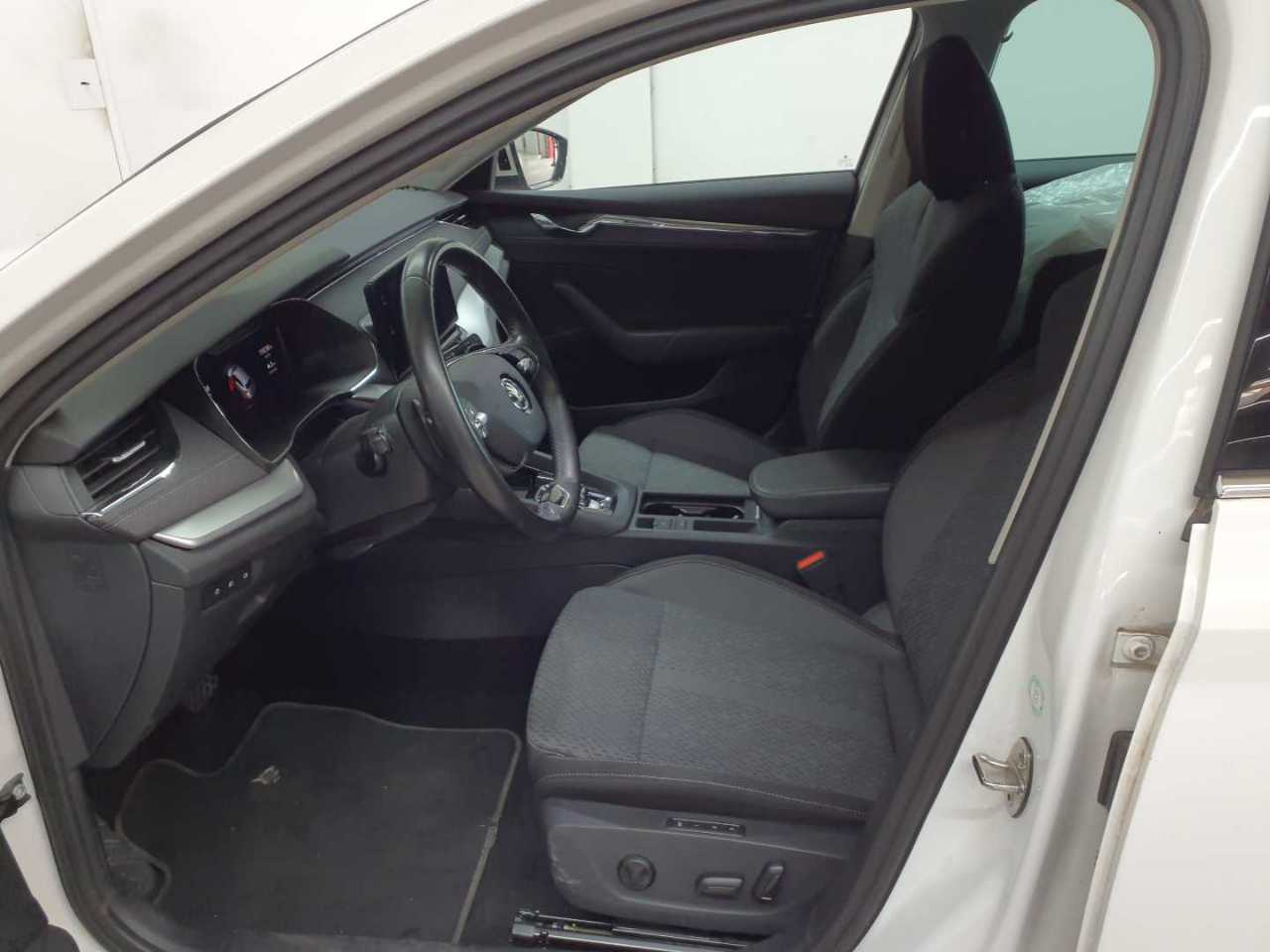 Skoda Octavia Combi 2.0 TDI DSG First Edition 7