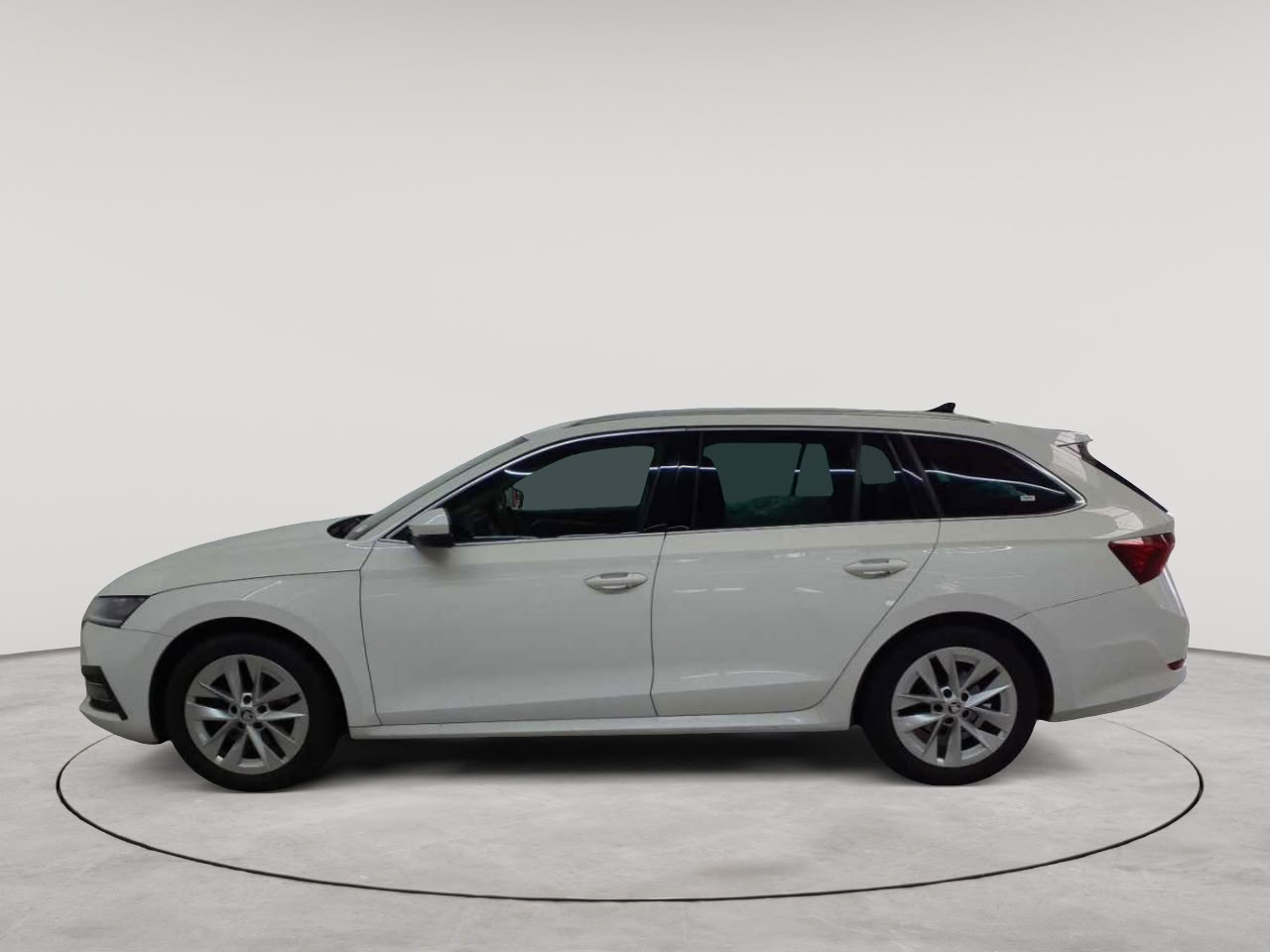 Skoda Octavia Combi 2.0 TDI DSG First Edition 6