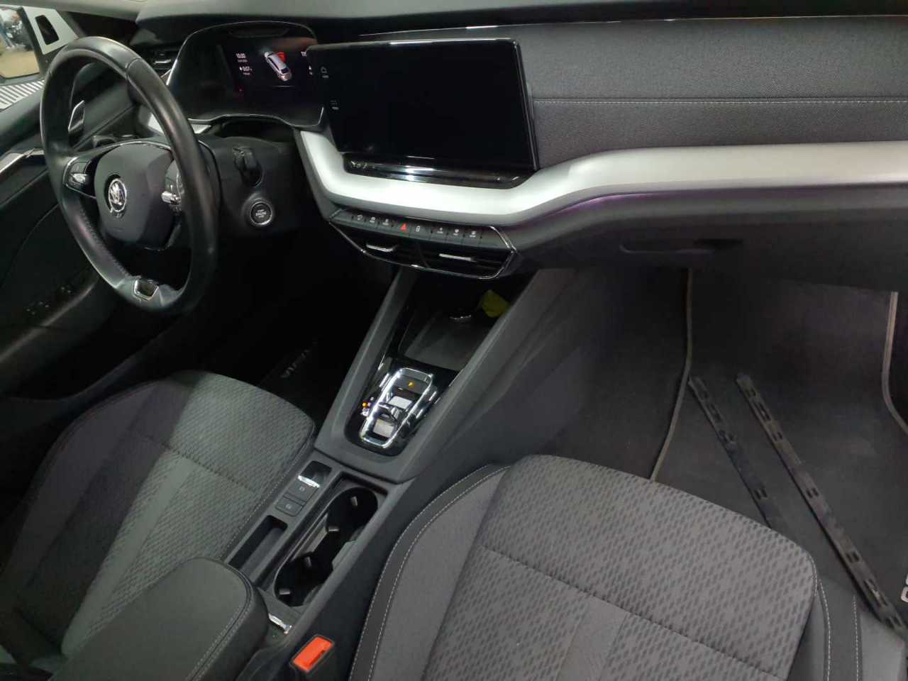Skoda Octavia Combi 2.0 TDI DSG First Edition 9
