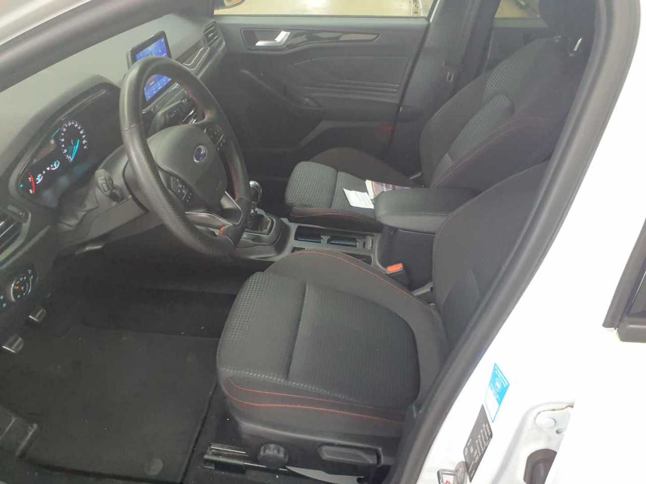 Ford Focus Turnier 1.0 EcoBoost Hybrid ST-LINE 7