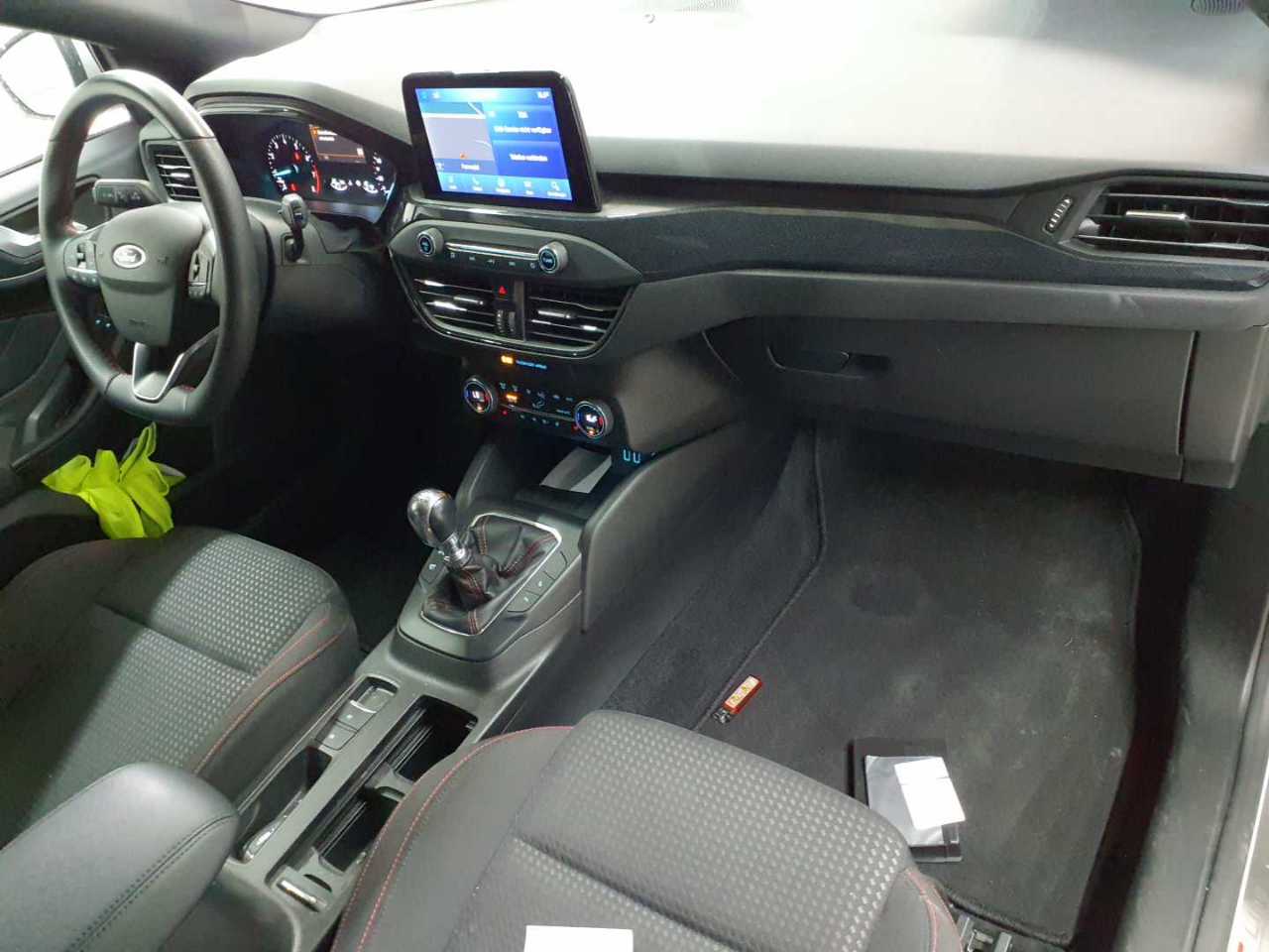 Ford Focus Turnier 1.0 EcoBoost Hybrid ST-LINE 9