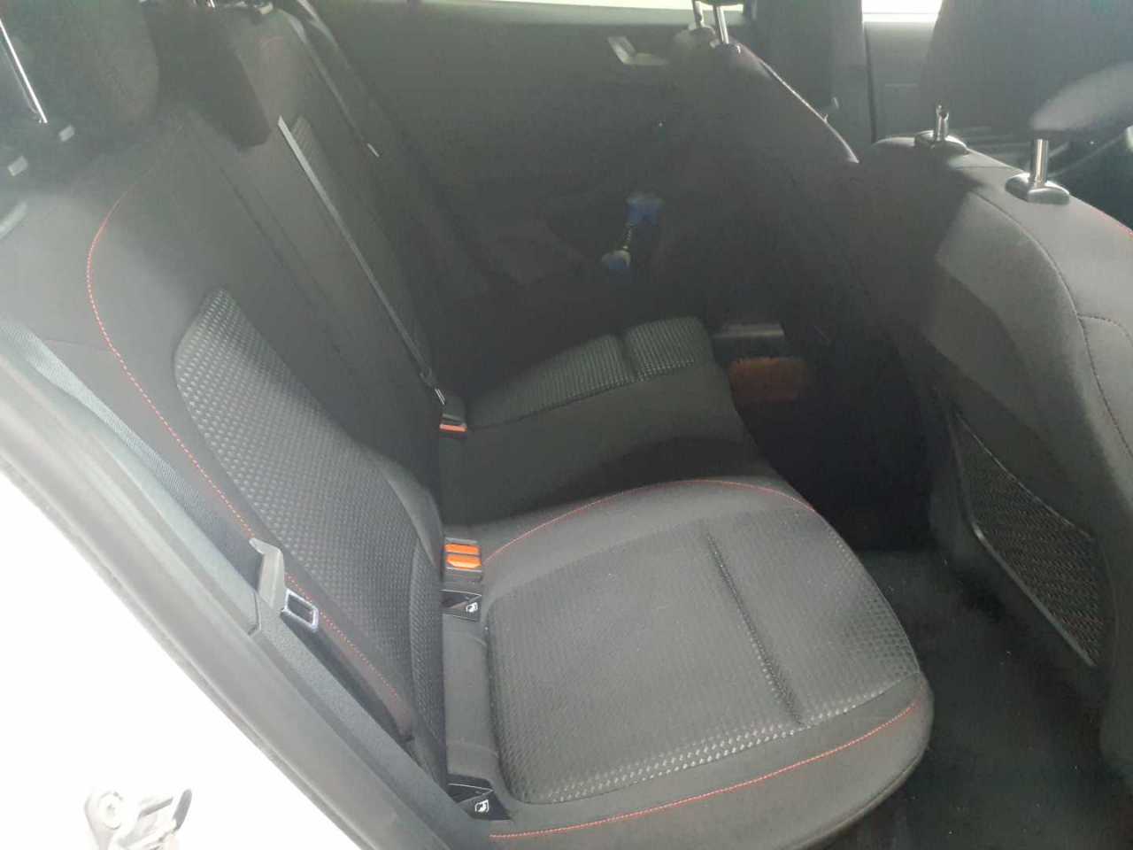 Ford Focus Turnier 1.0 EcoBoost Hybrid ST-LINE 14