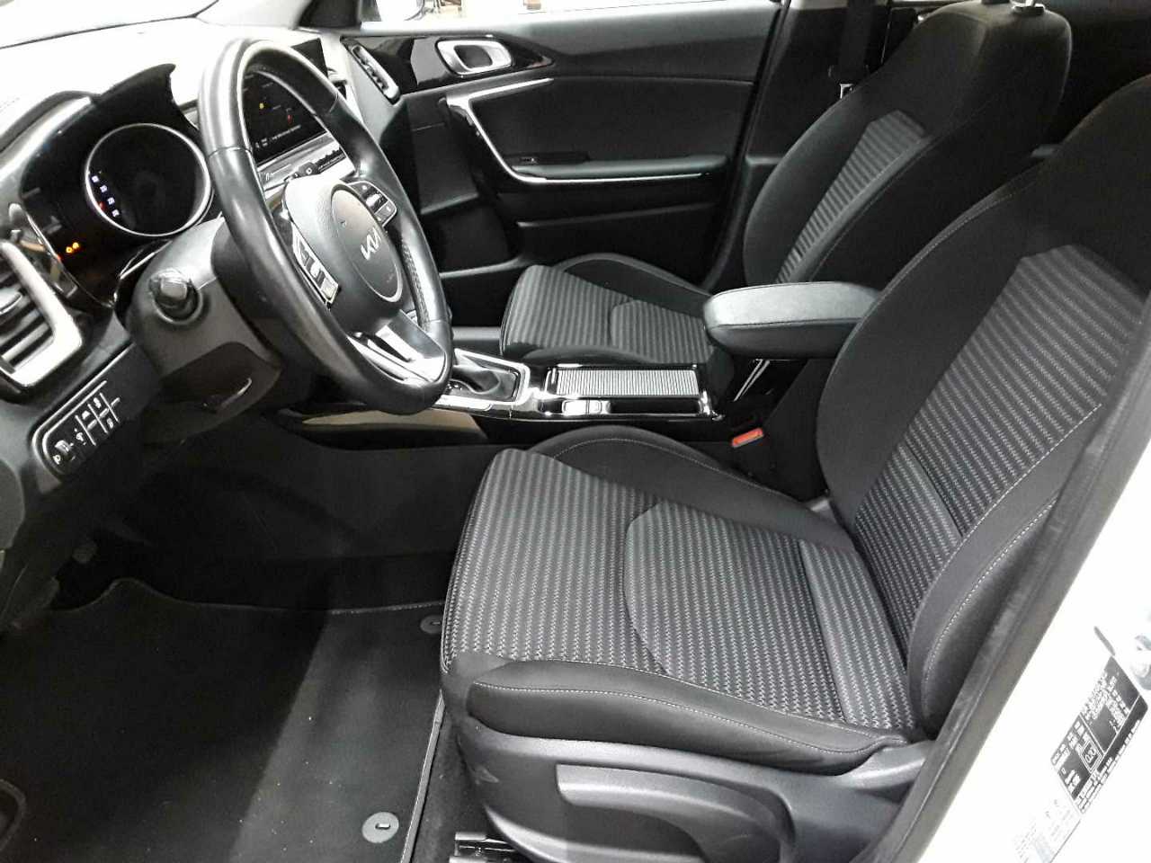 Kia Ceed SW 1.6 CRDi (48V Mild-Hybrid) DCT7 Vision 7
