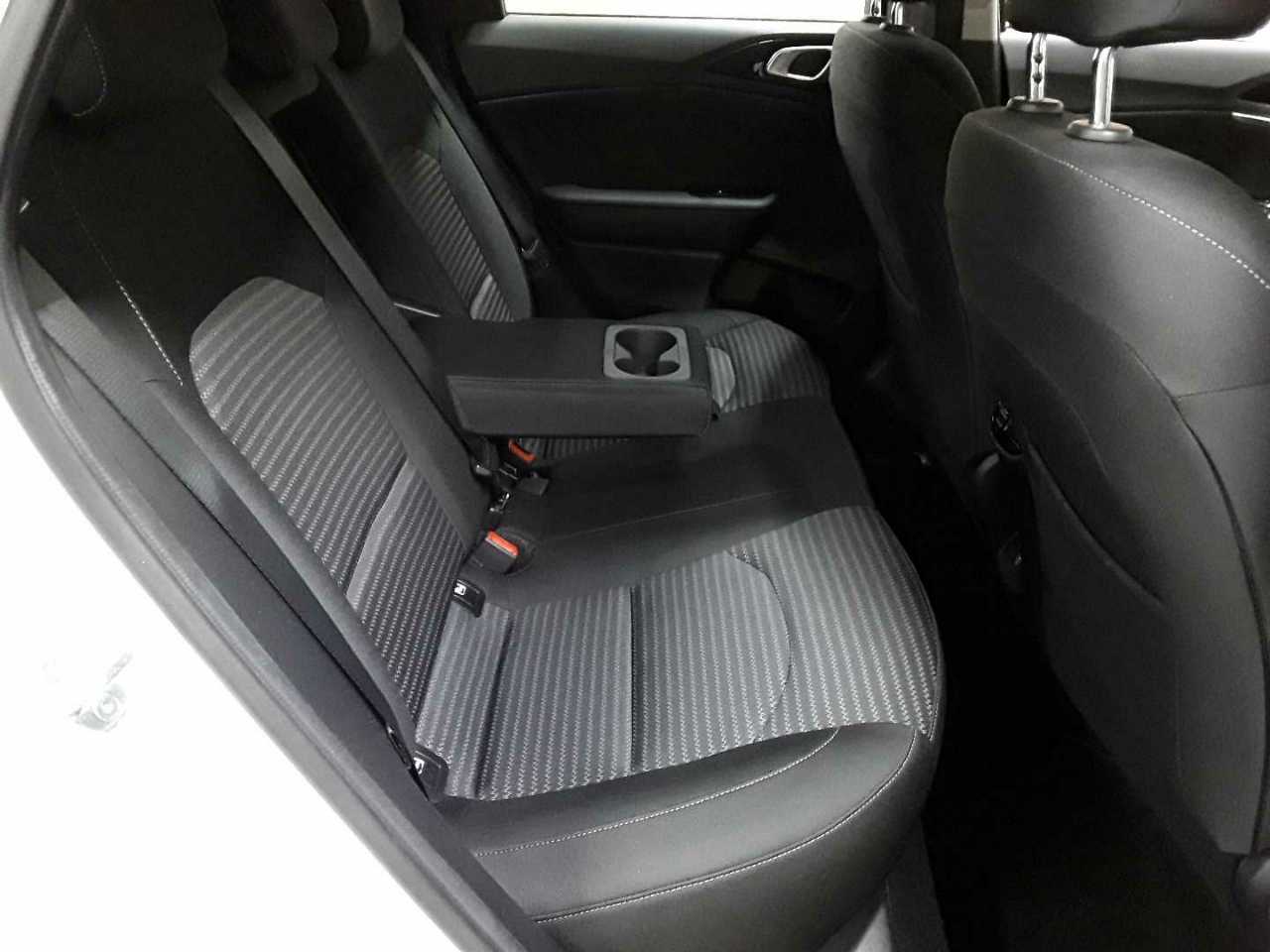 Kia Ceed SW 1.6 CRDi (48V Mild-Hybrid) DCT7 Vision 14