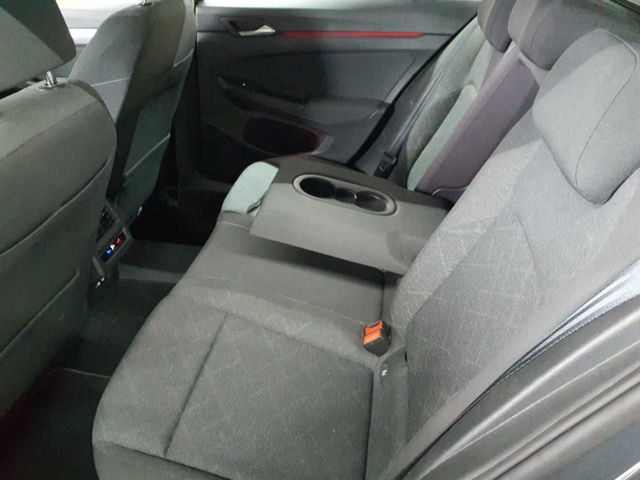 Vw Golf Variant 2.0 TDI SCR DSG Life 13