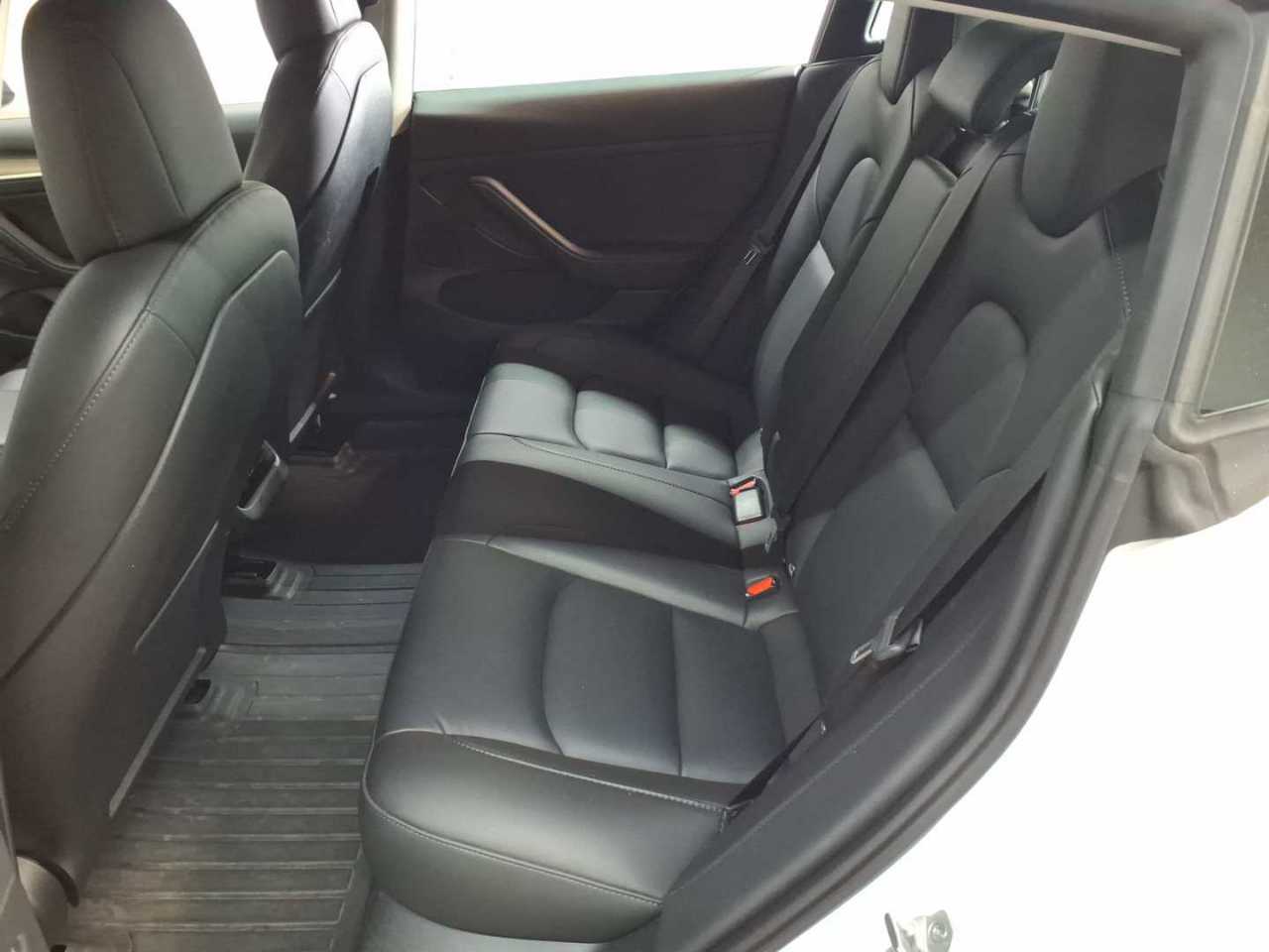 Tesla Model 3 Langstreckenbatt. Allradantrieb Dual Motor Performance 12