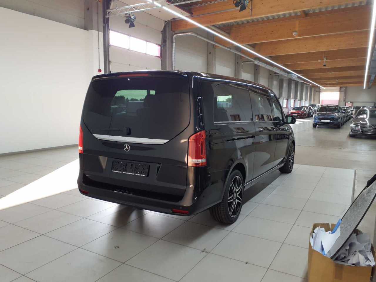 Mercedes-Benz V 300 d extralang 4Matic 9G-TRONIC Avantgarde Edition 2021 4