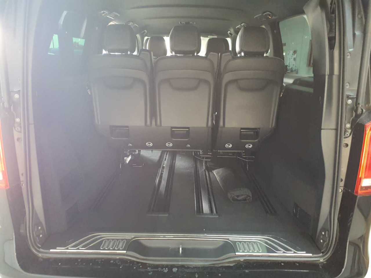 Mercedes-Benz V 300 d extralang 4Matic 9G-TRONIC Avantgarde Edition 2021 8