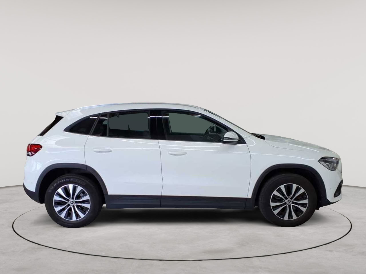 Mercedes-Benz GLA 200 d 8G-DCT Style 3