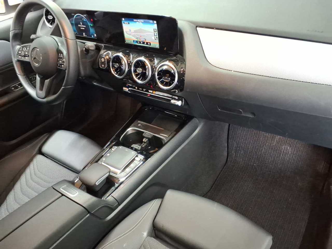 Mercedes-Benz GLA 200 d 8G-DCT Style 9
