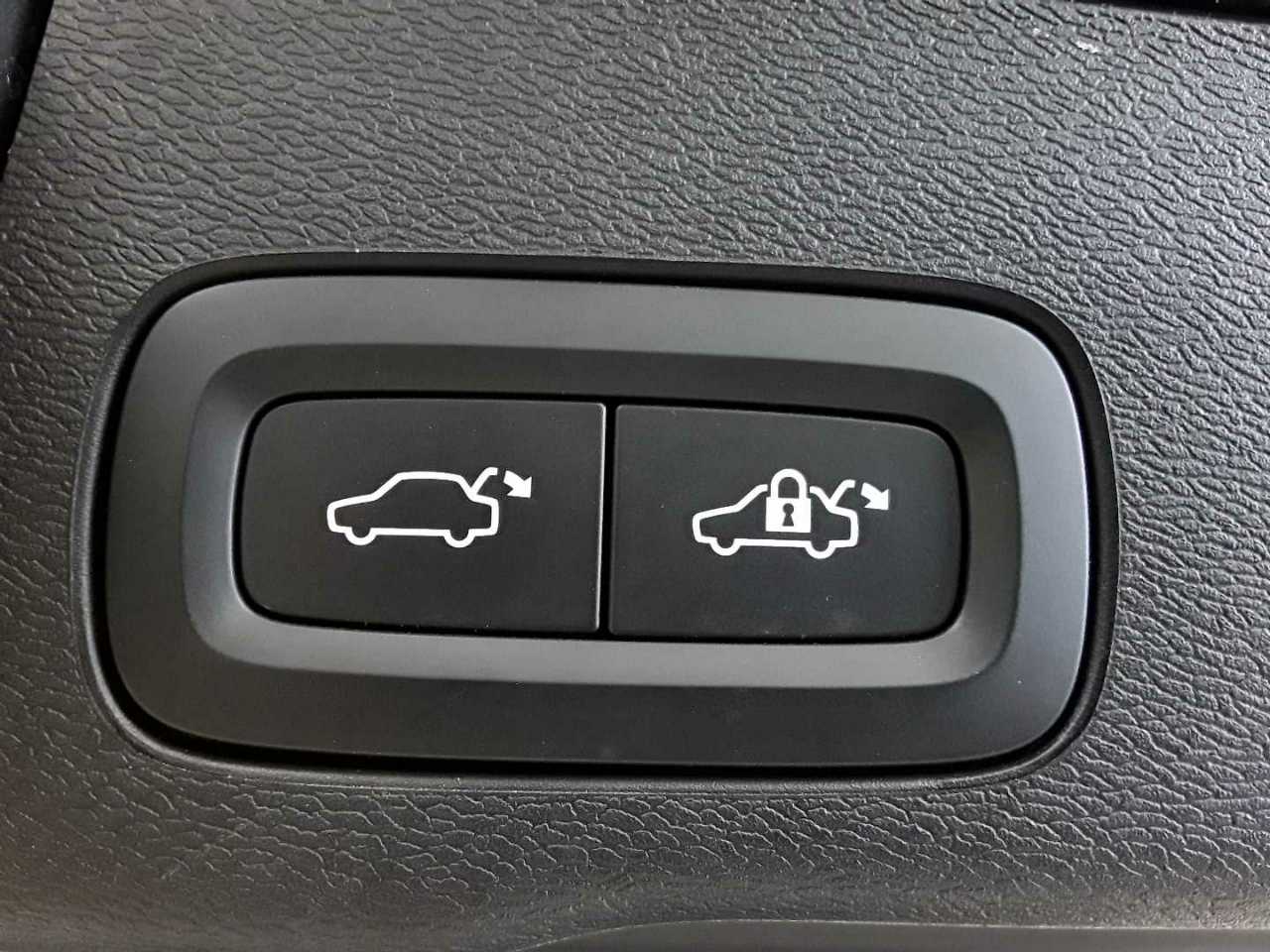 Volvo XC60 B4 D Geartronic RDesign 19