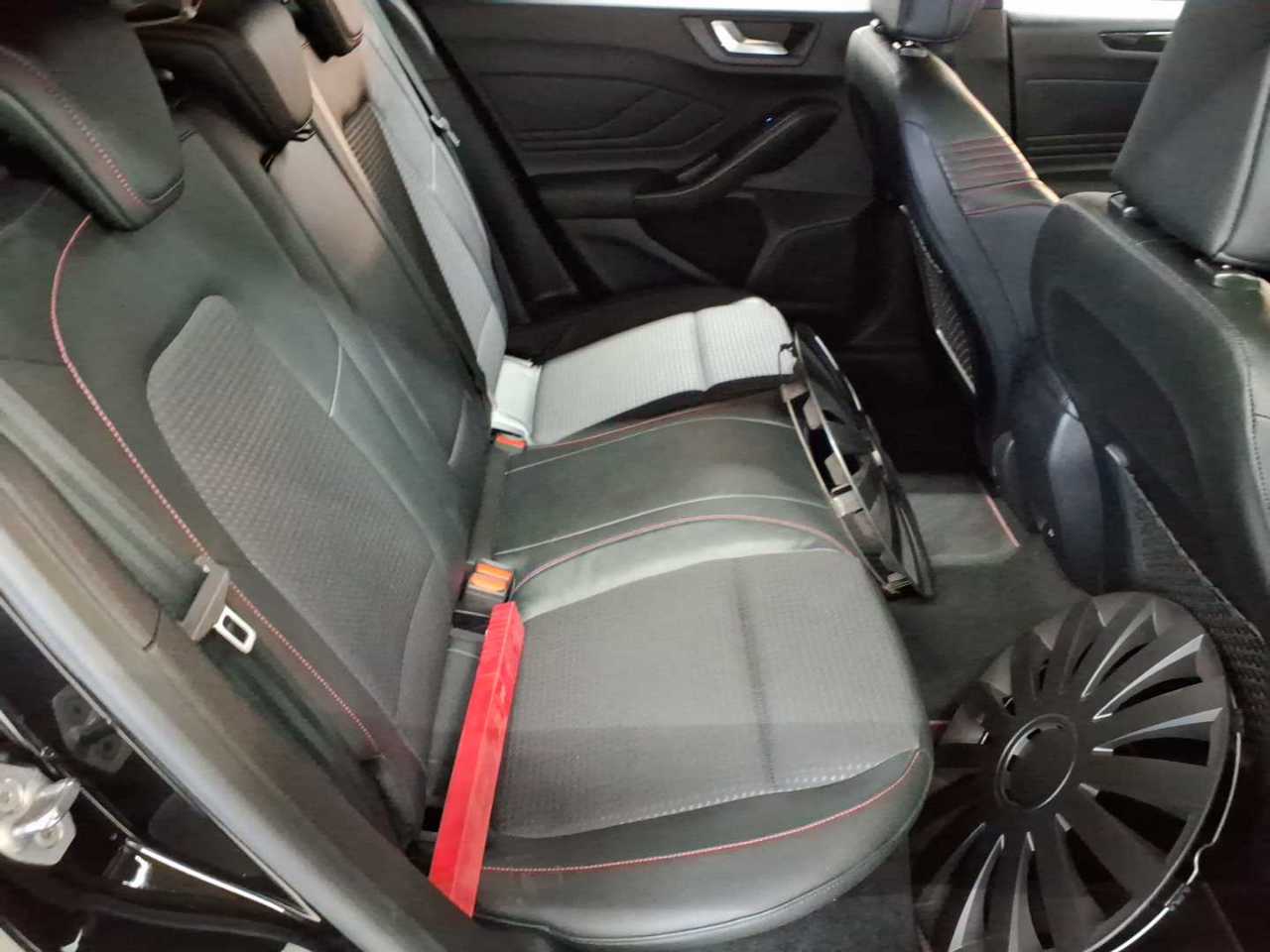 Ford Focus Turnier 1.5 EcoBlue Start-Stopp-System ST-LINE X 14
