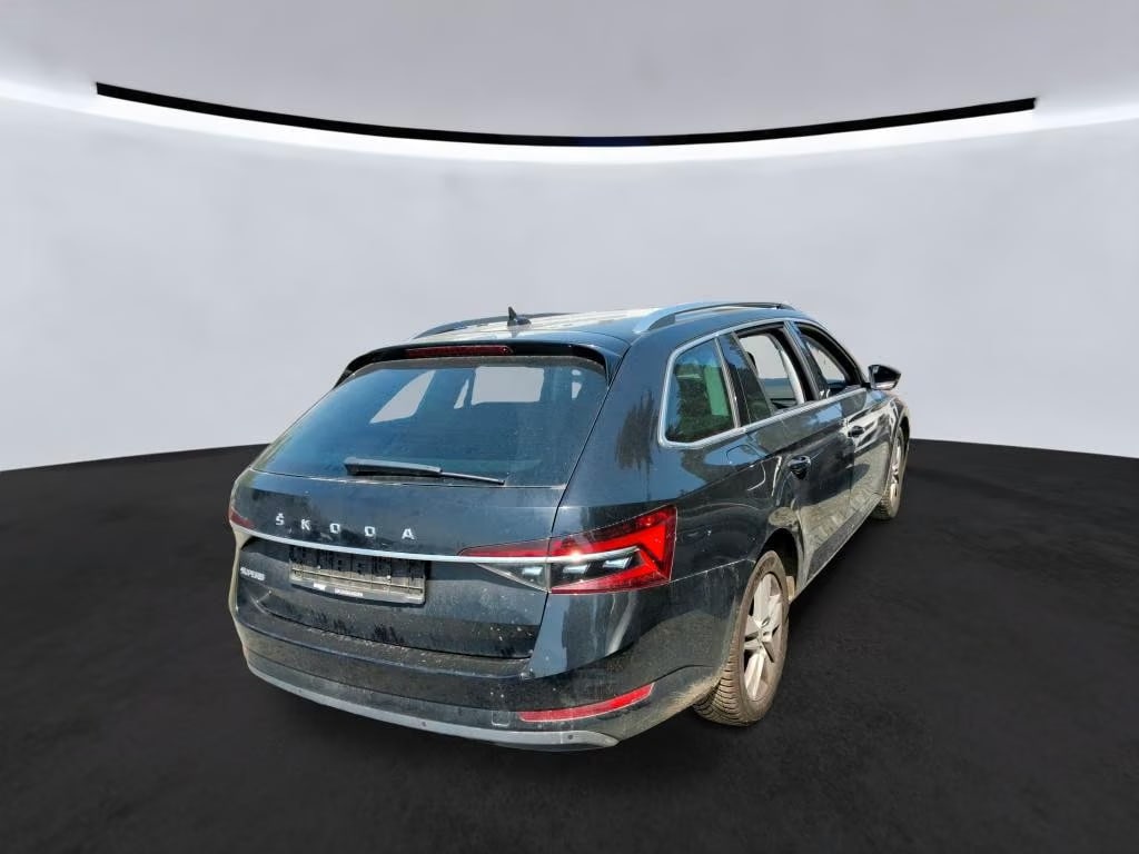 Skoda Superb 2.0 2023 4