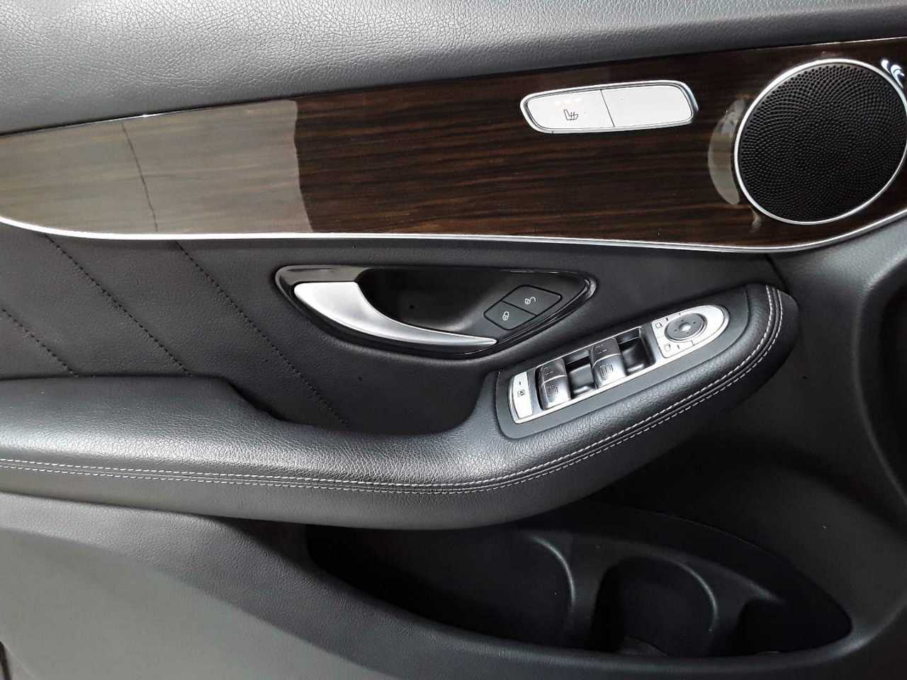 Mercedes-Benz GLC 300 d 4Matic 9G-TRONIC AMG Line 4