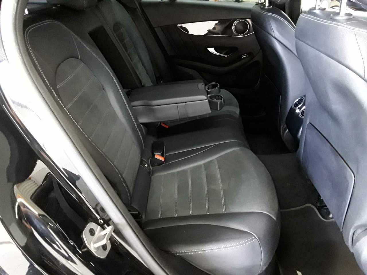 Mercedes-Benz GLC 300 d 4Matic 9G-TRONIC AMG Line 11