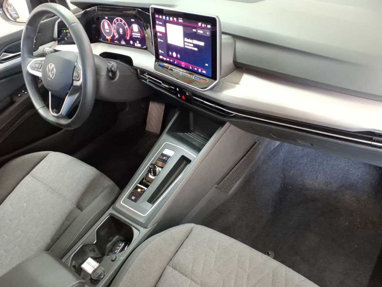 Vw Golf Variant 1.5 eTSI OPF DSG Life 9