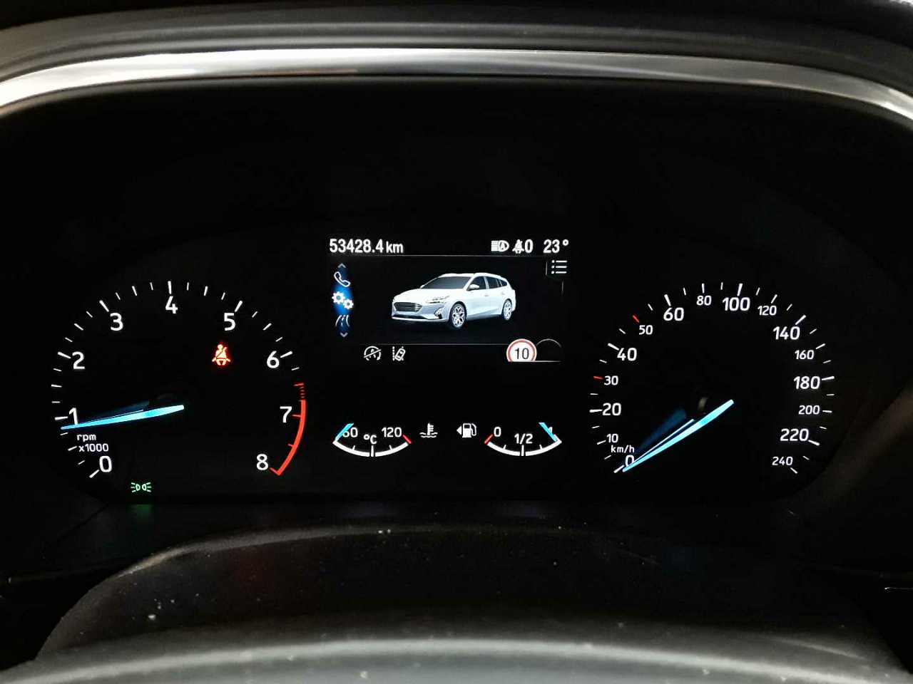 Ford Focus Turnier 1.0 EcoBoost Hybrid TITANIUM 11