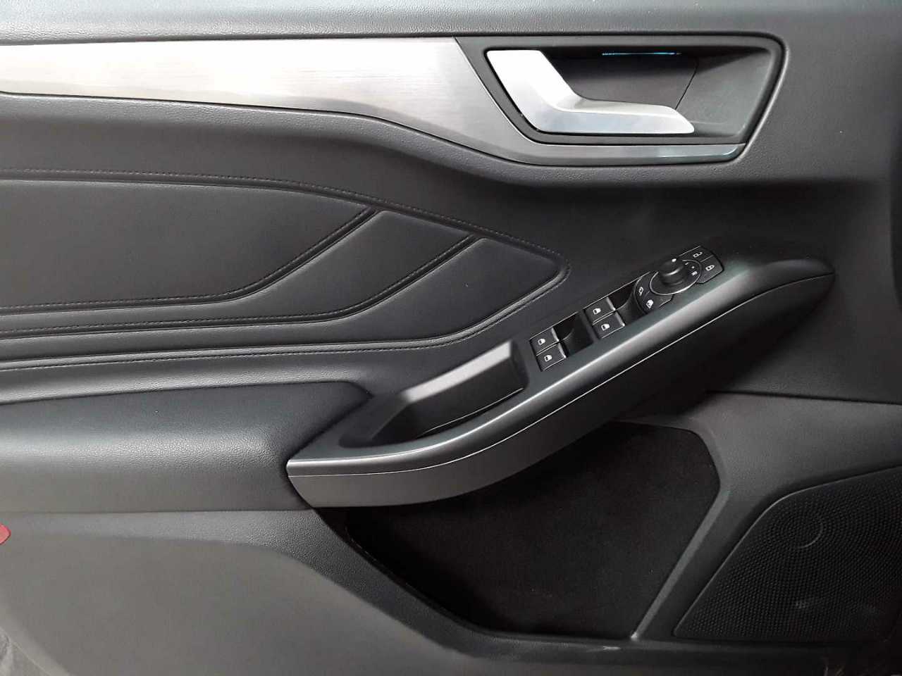 Ford Focus Turnier 1.0 EcoBoost Hybrid TITANIUM 17