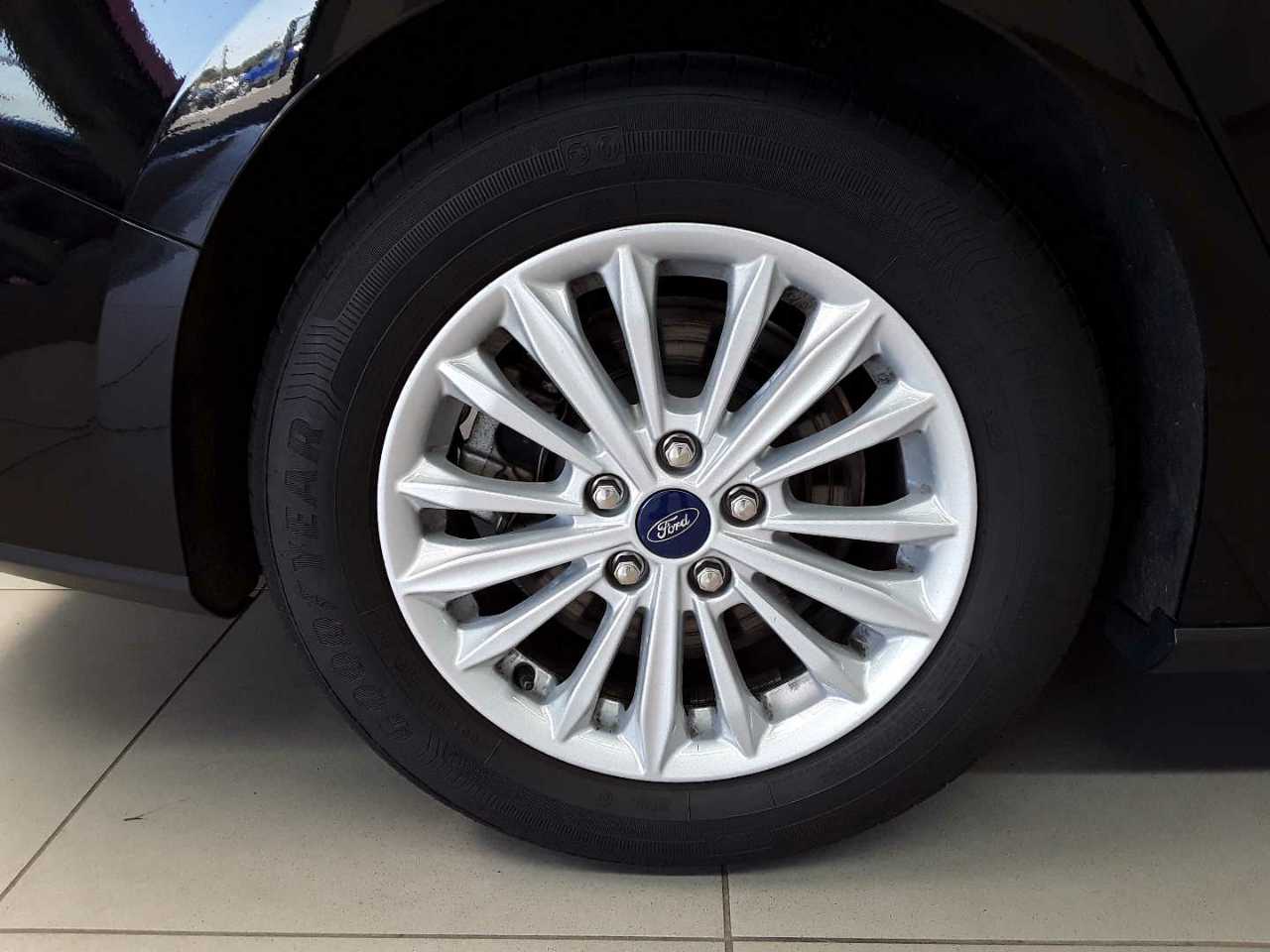 Ford Focus Turnier 1.0 EcoBoost Hybrid TITANIUM 18