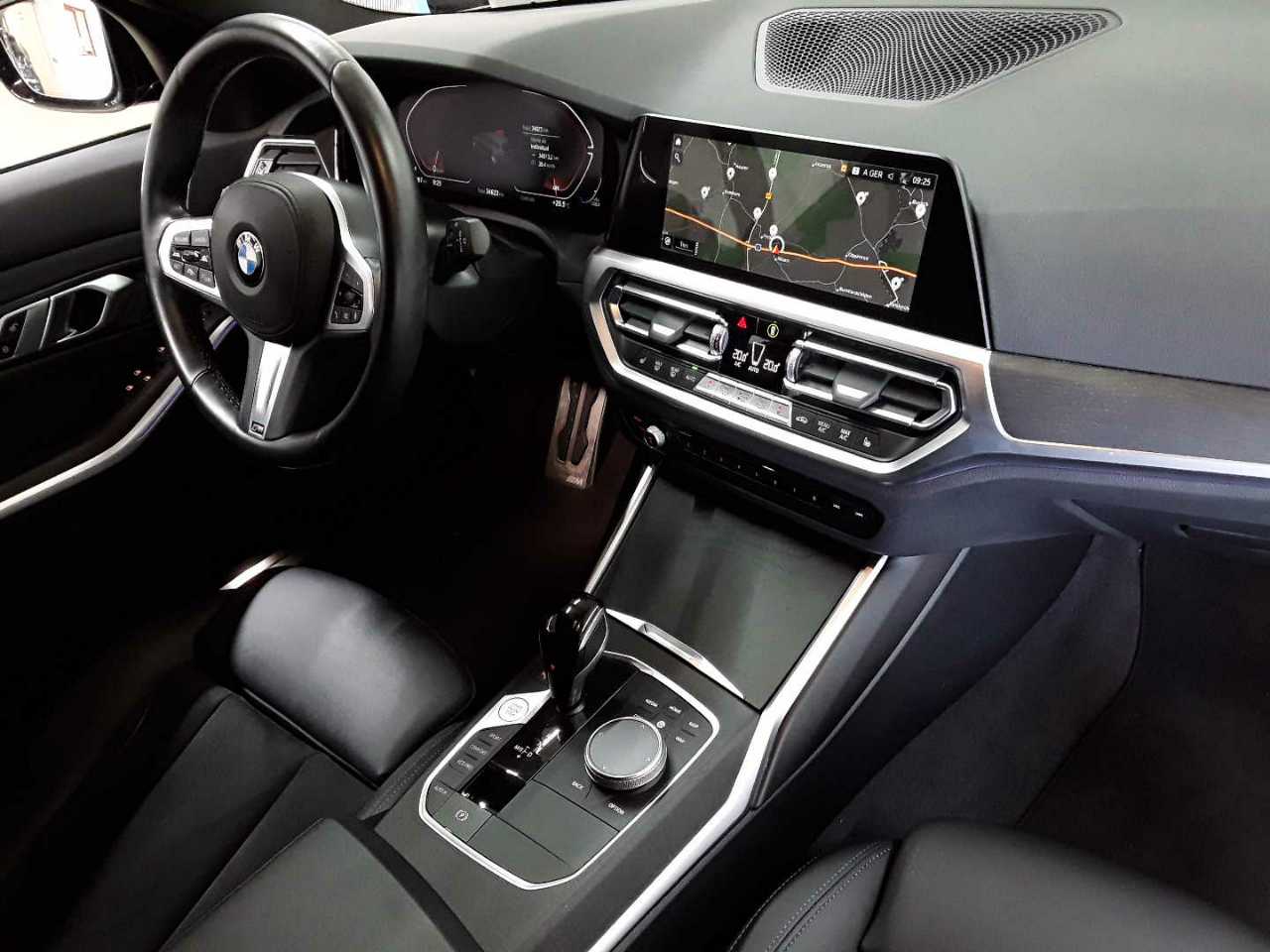 Bmw 320d Touring xDrive Aut. M Sport 9