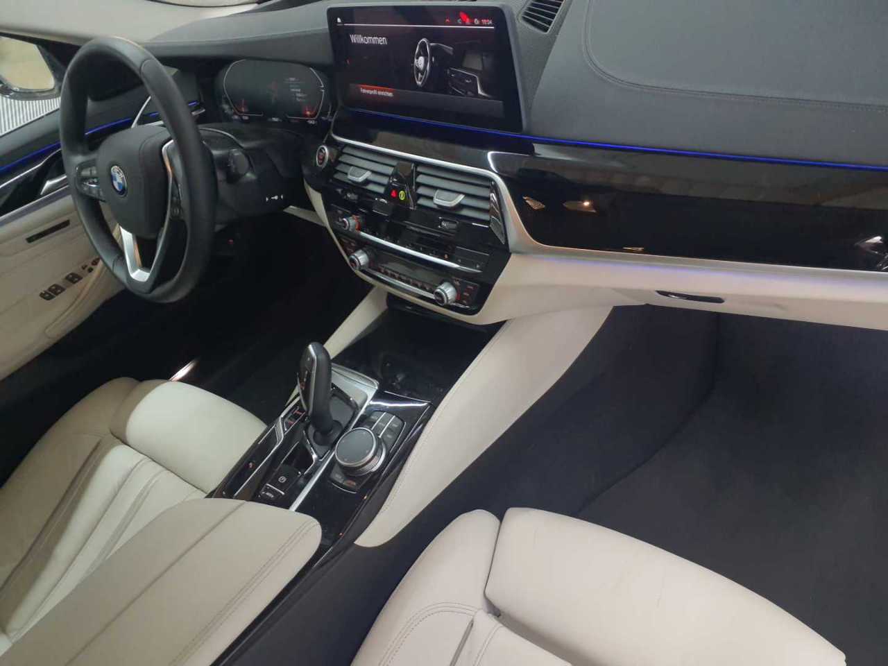 Bmw 530i Touring Aut. Luxury Line 9