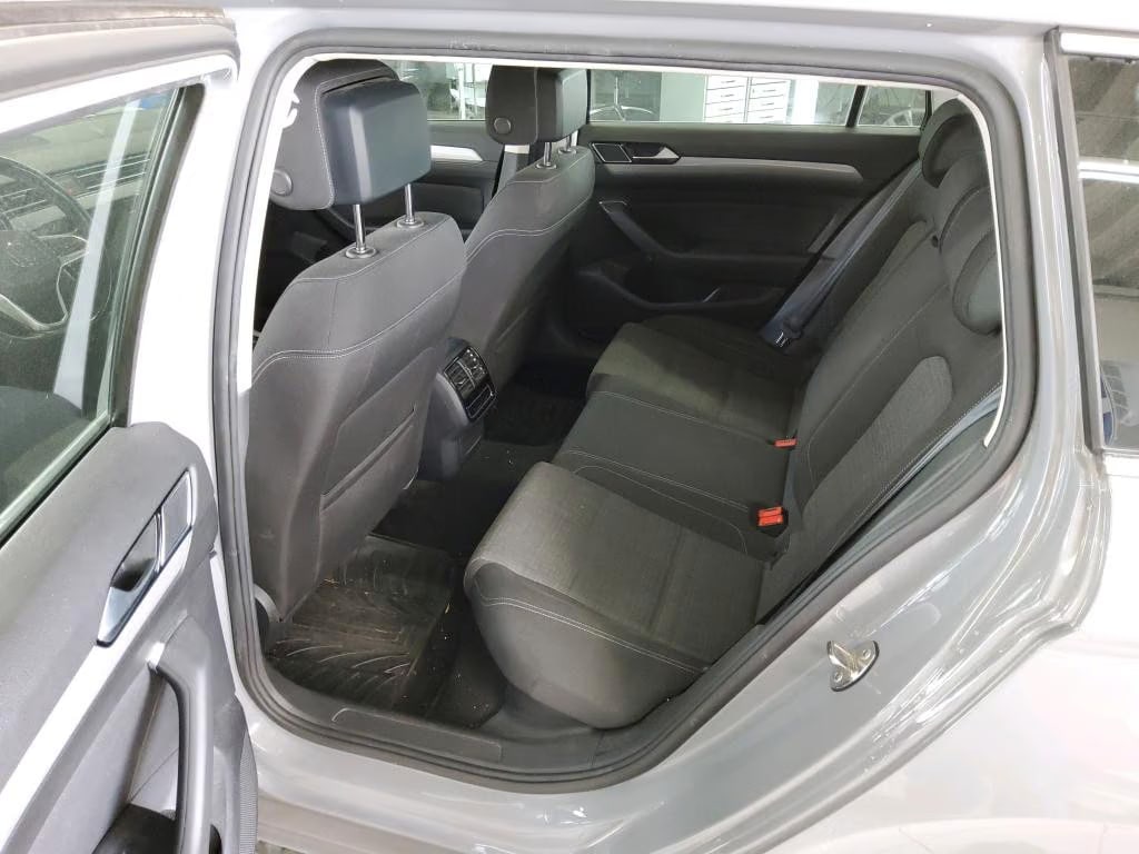 Volkswagen Passat Variant 2.0 2022 6