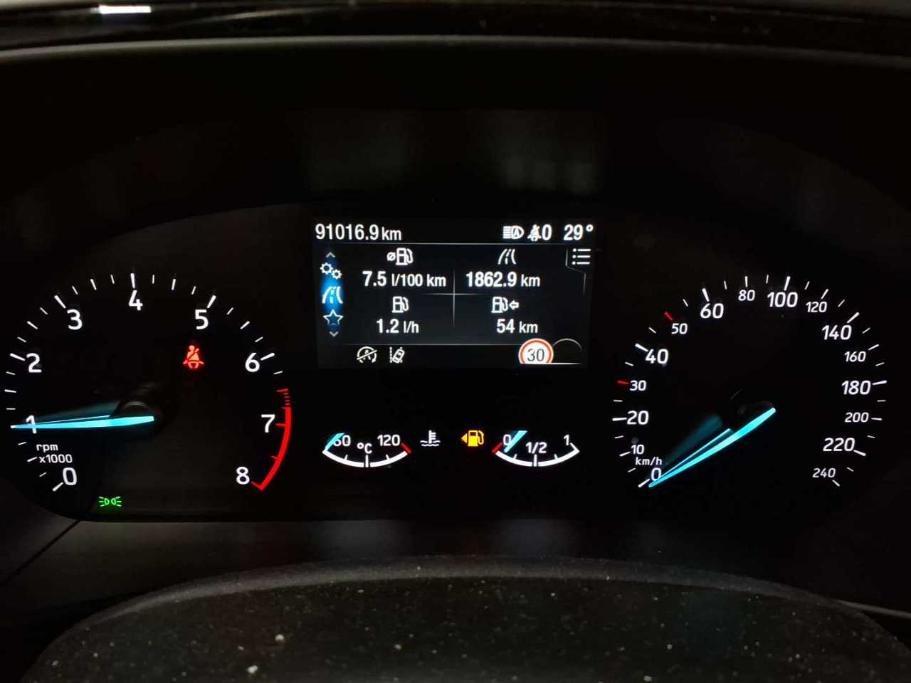 Ford Focus Turnier 1.0 EcoBoost Hybrid ST-LINE 14