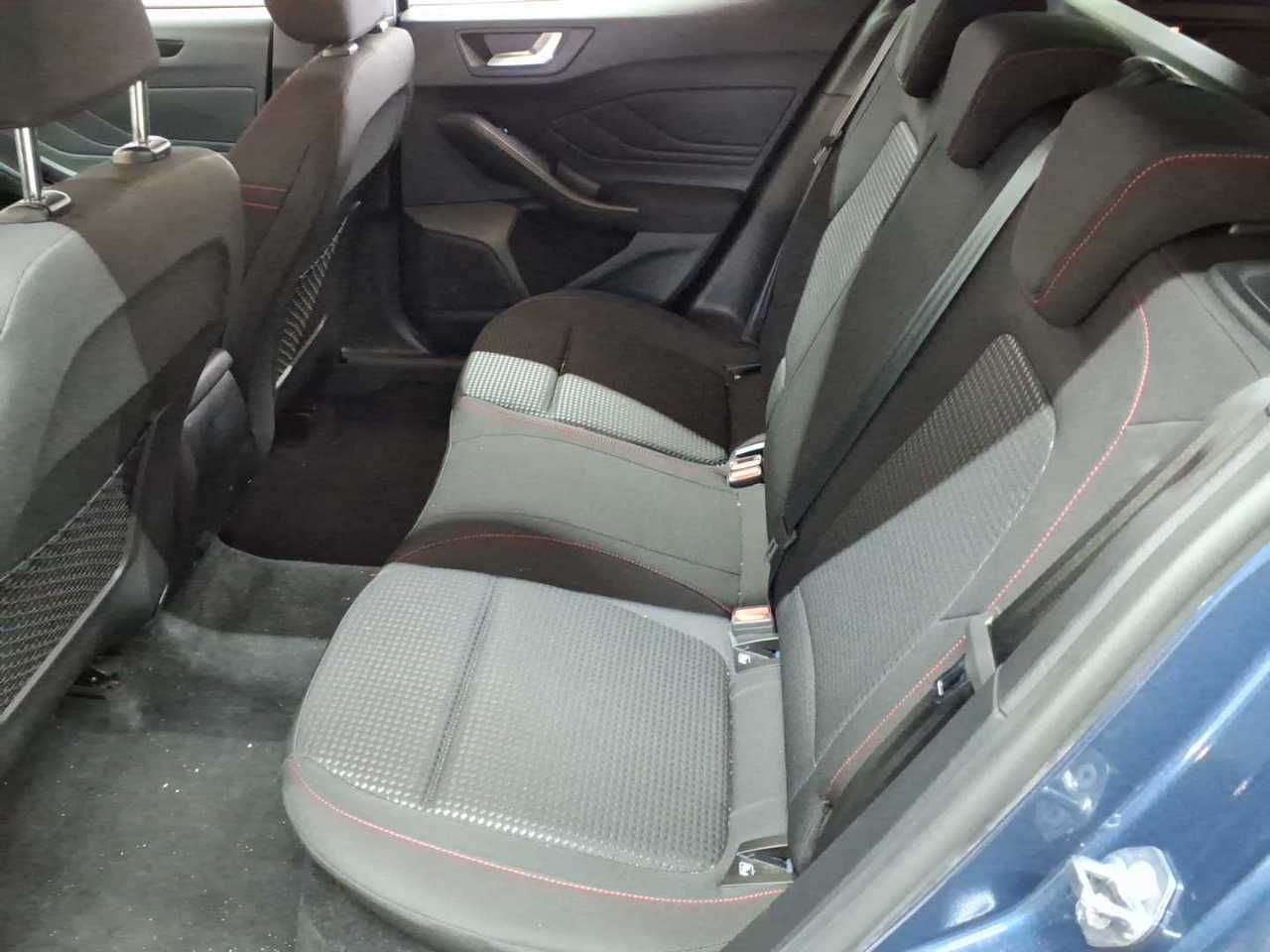 Ford Focus Turnier 1.0 EcoBoost Hybrid ST-LINE 7