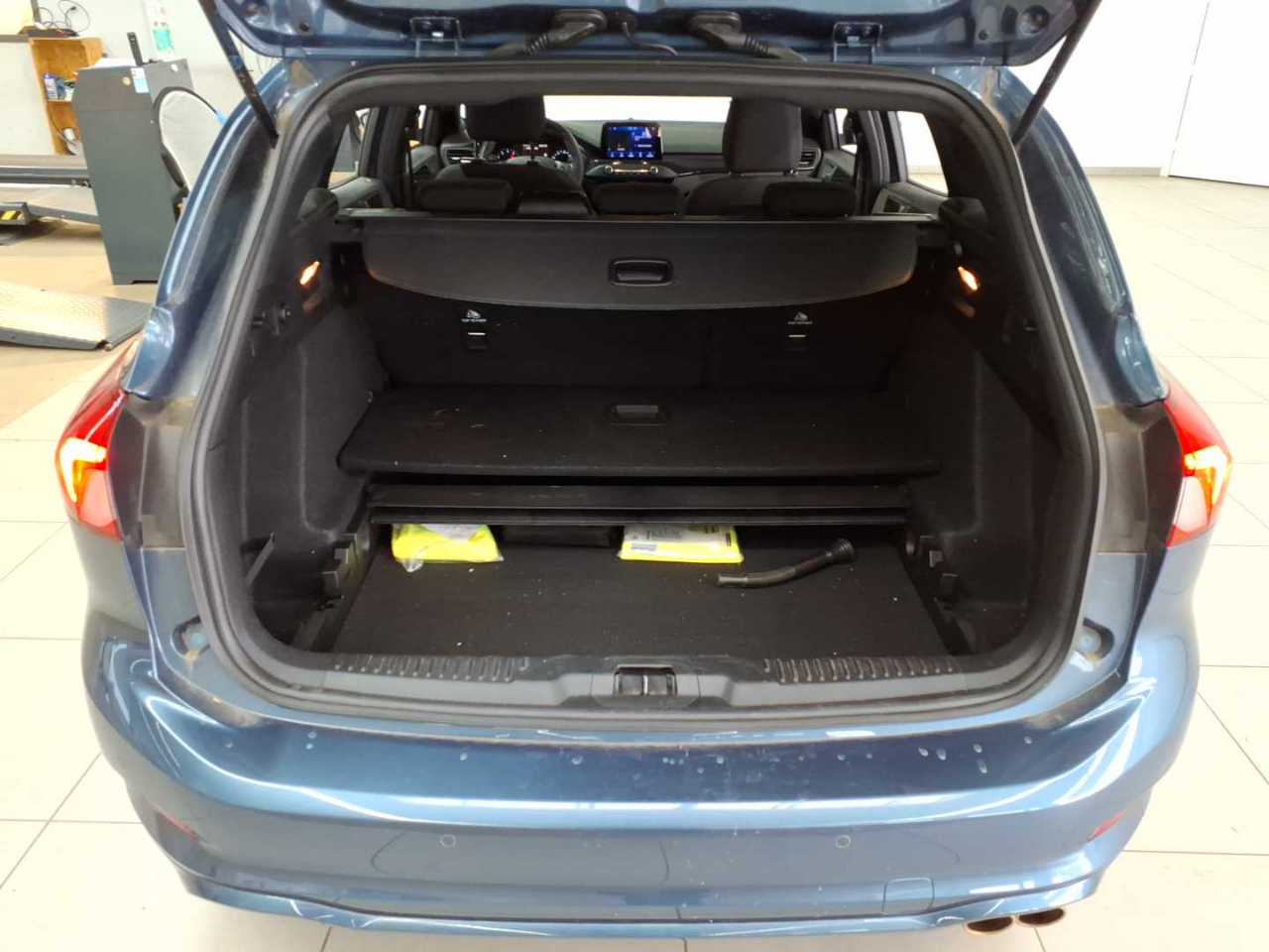 Ford Focus Turnier 1.0 EcoBoost Hybrid ST-LINE 9