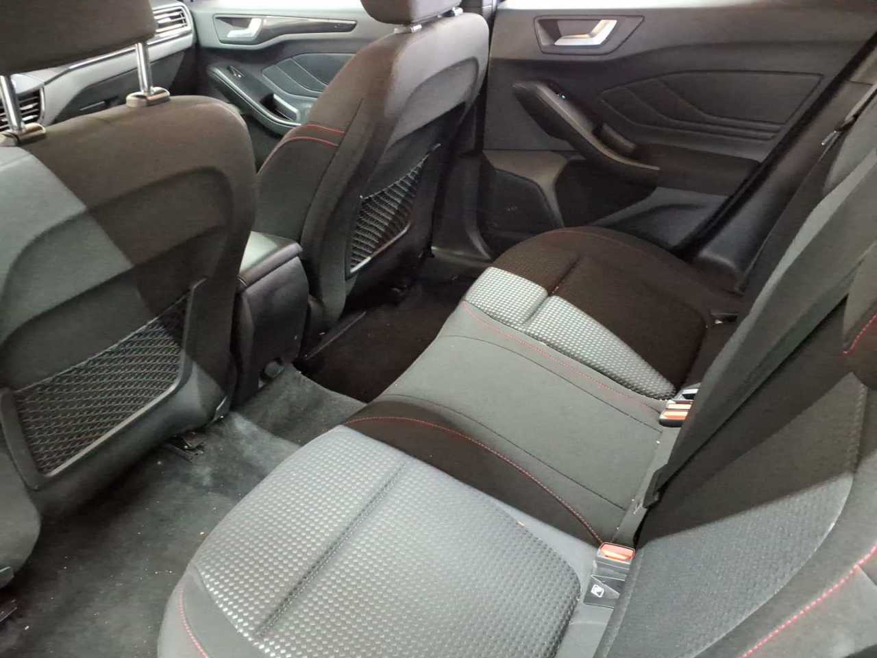 Ford Focus Turnier 1.0 EcoBoost Hybrid ST-LINE 8