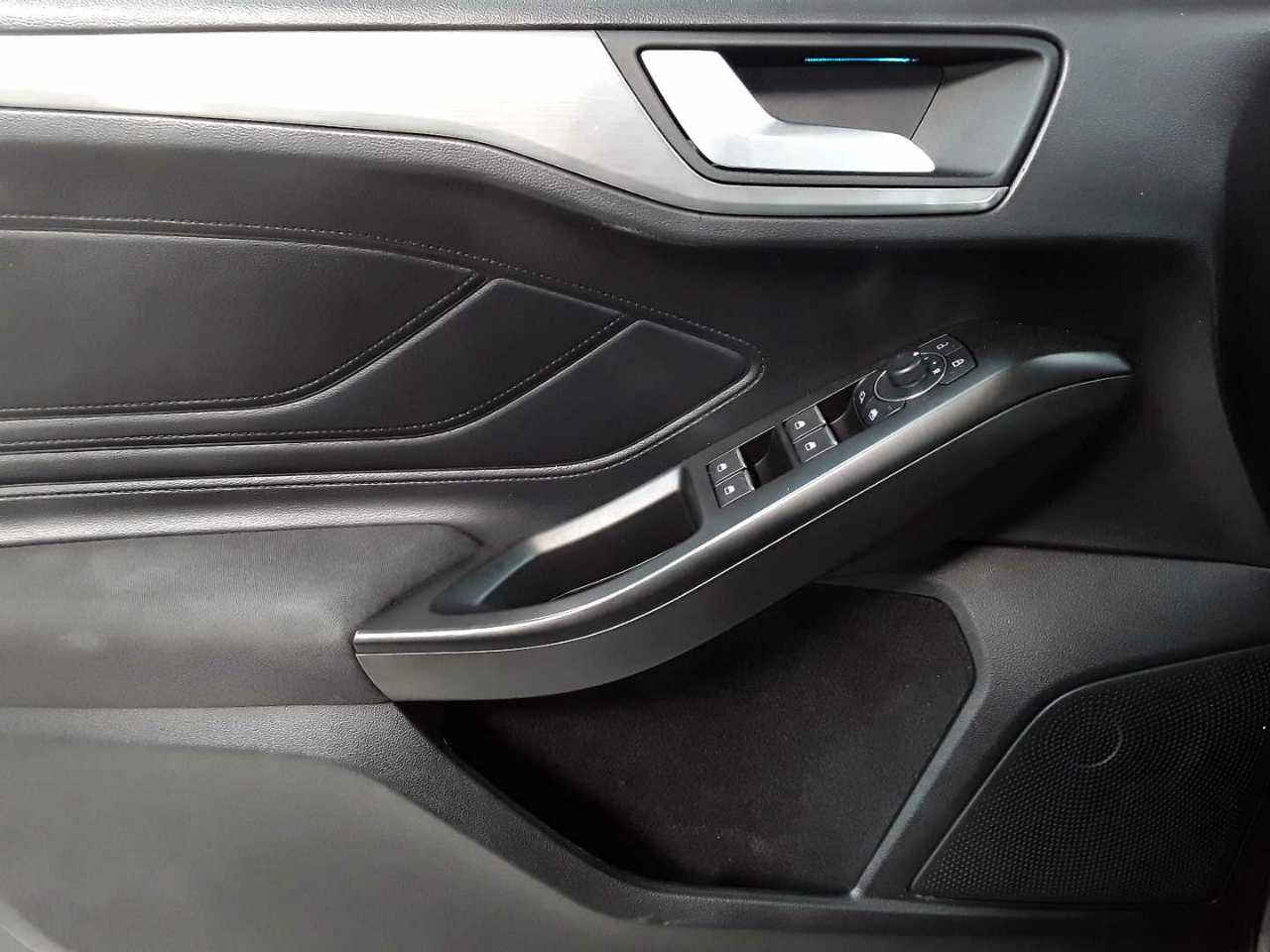 Ford Focus Turnier 1.0 EcoBoost Hybrid Aut. TITANIUM X 16