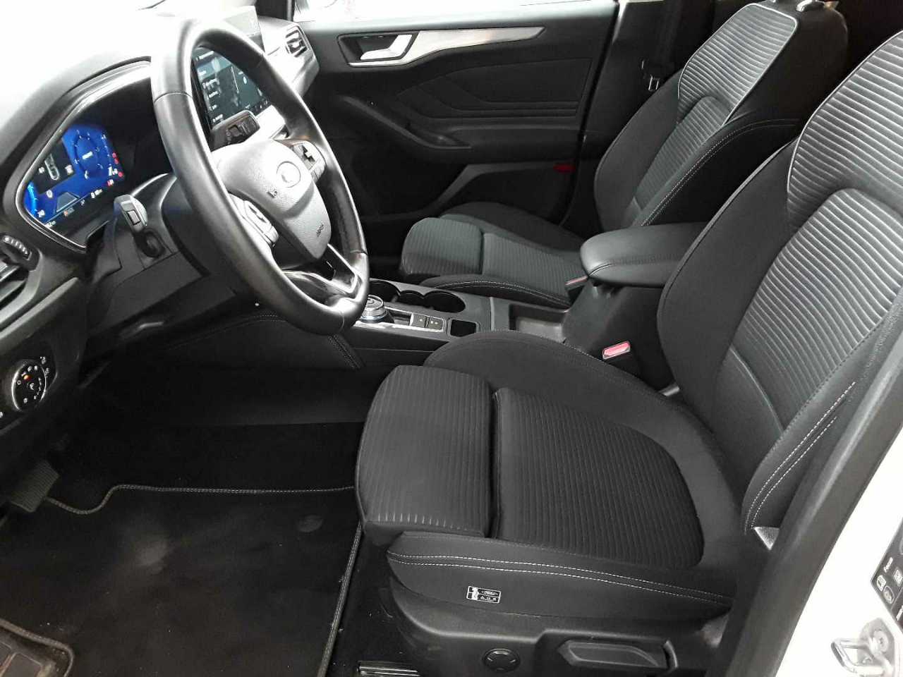 Ford Focus Turnier 1.5 EcoBlue Start-Stopp-System Aut. TITANIUM X 6
