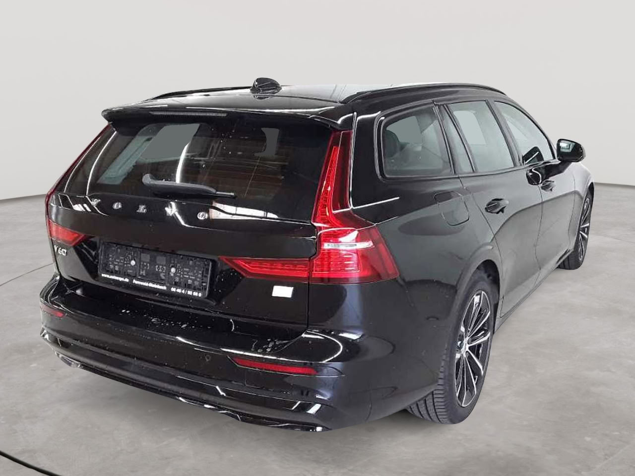 Volvo V60 T6 AWD Recharge Plus Dark 4