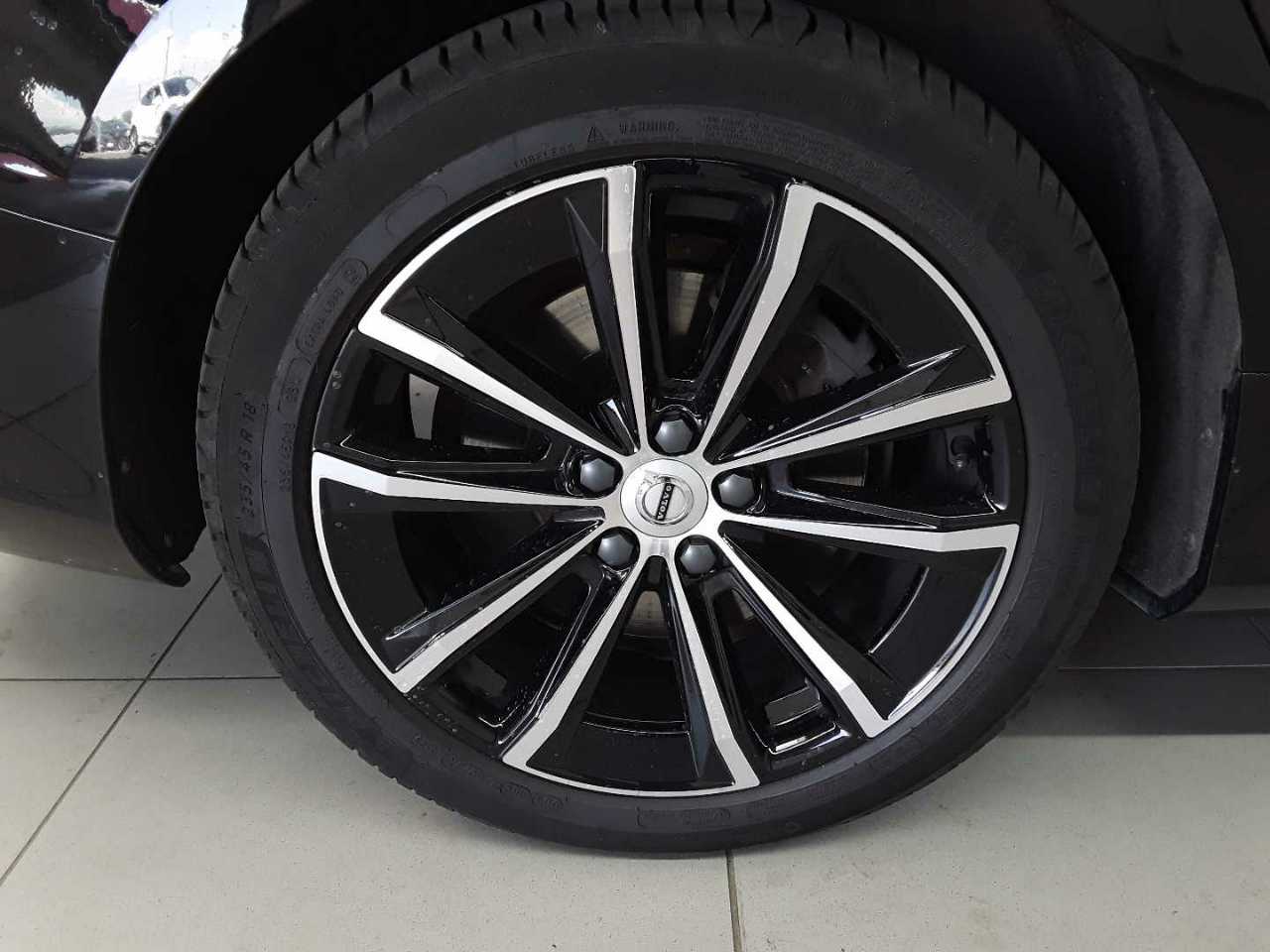 Volvo V60 T6 AWD Recharge Plus Dark 18