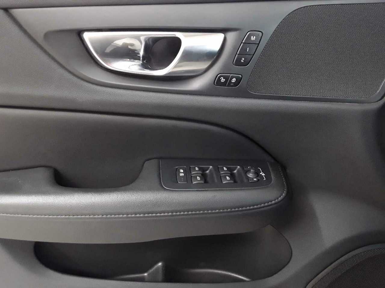 Volvo V60 T6 AWD Recharge Plus Dark 16