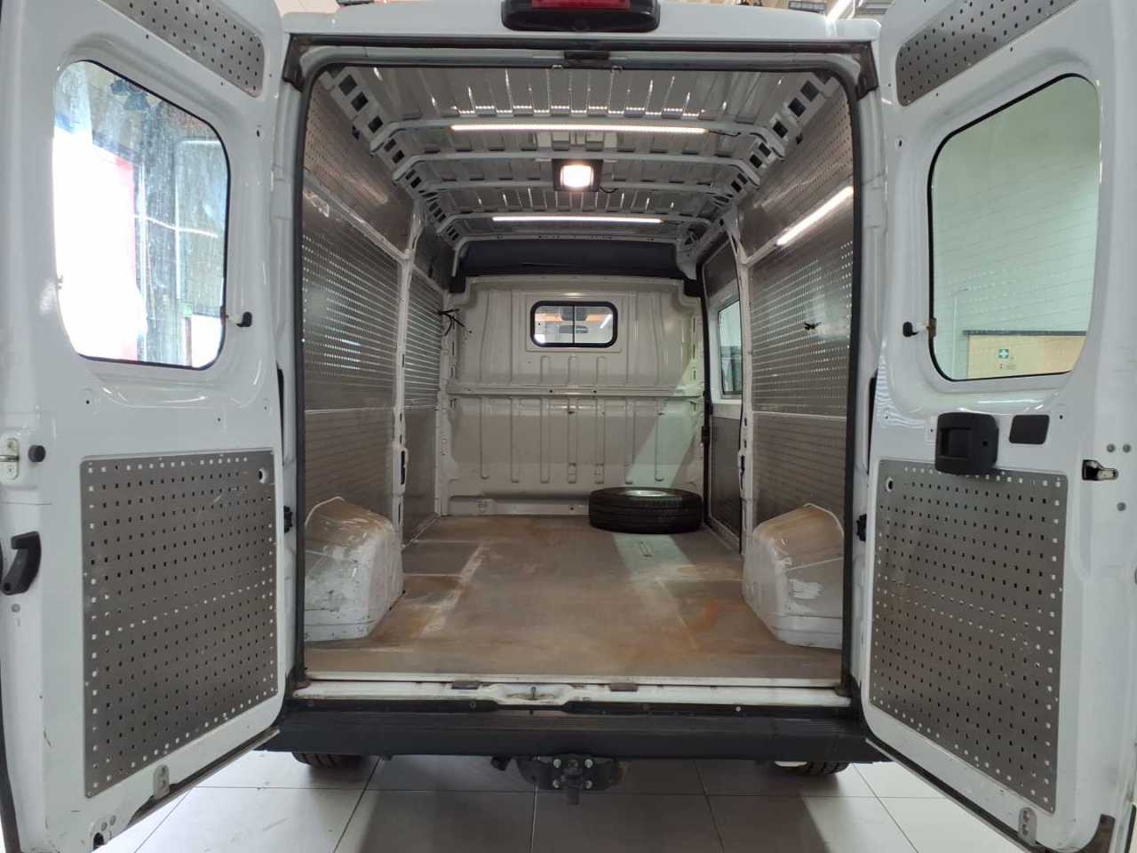 Fiat Ducato Maxi L4H2 verglast Natural Power 10