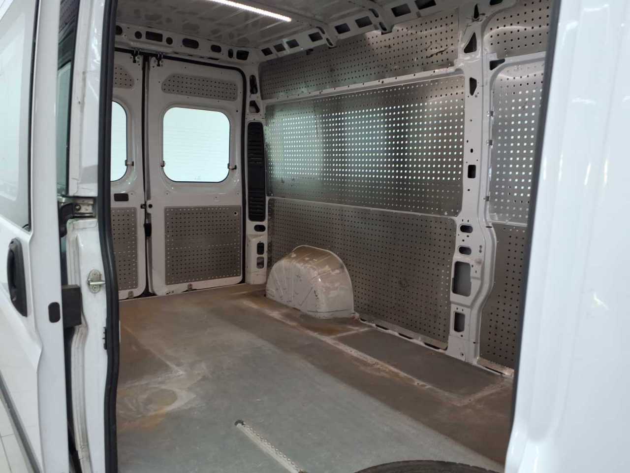 Fiat Ducato Maxi L4H2 verglast Natural Power 9