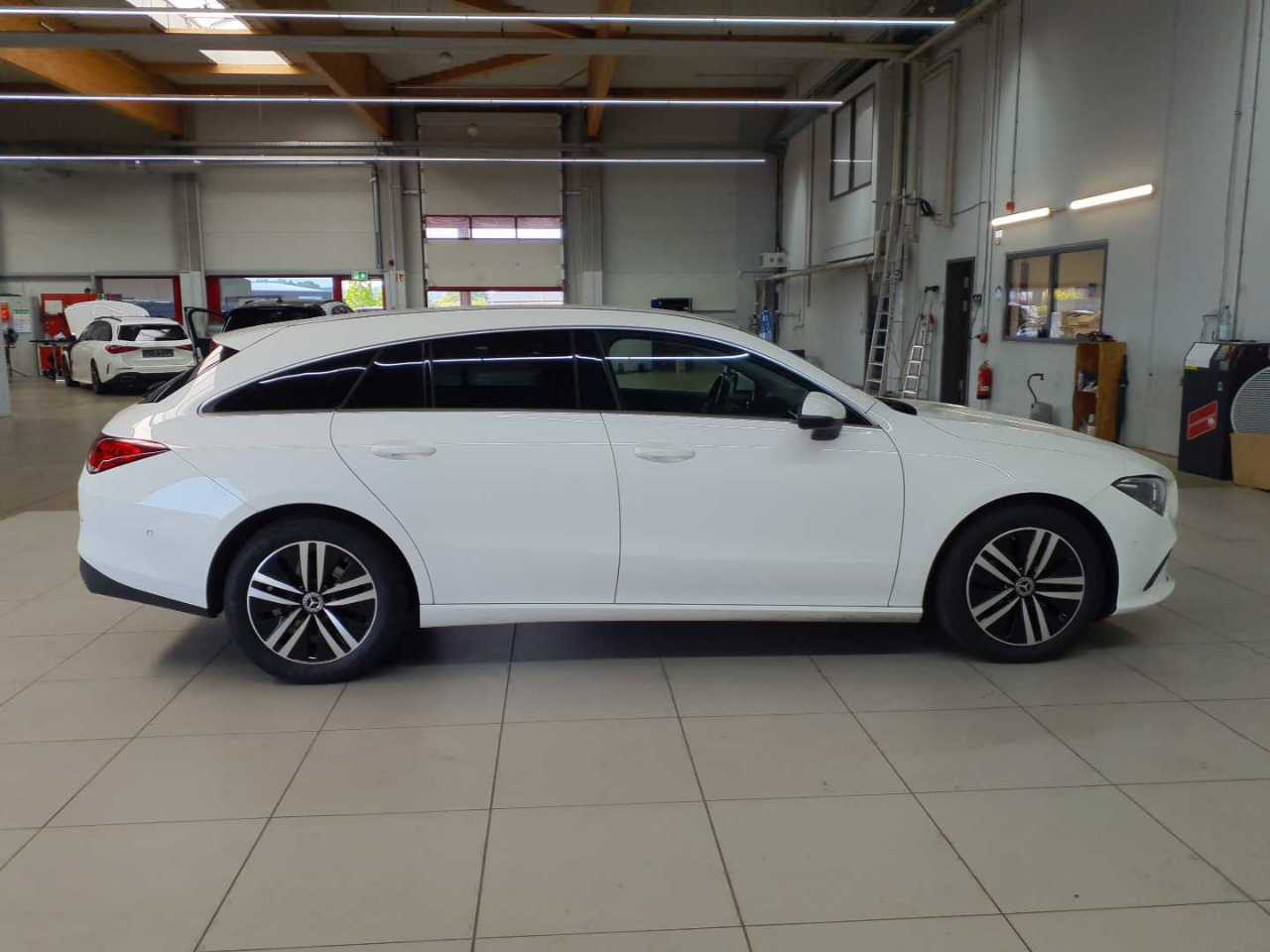 Mercedes-Benz CLA 200 d Shooting Brake 8G-DCT Progressive 4