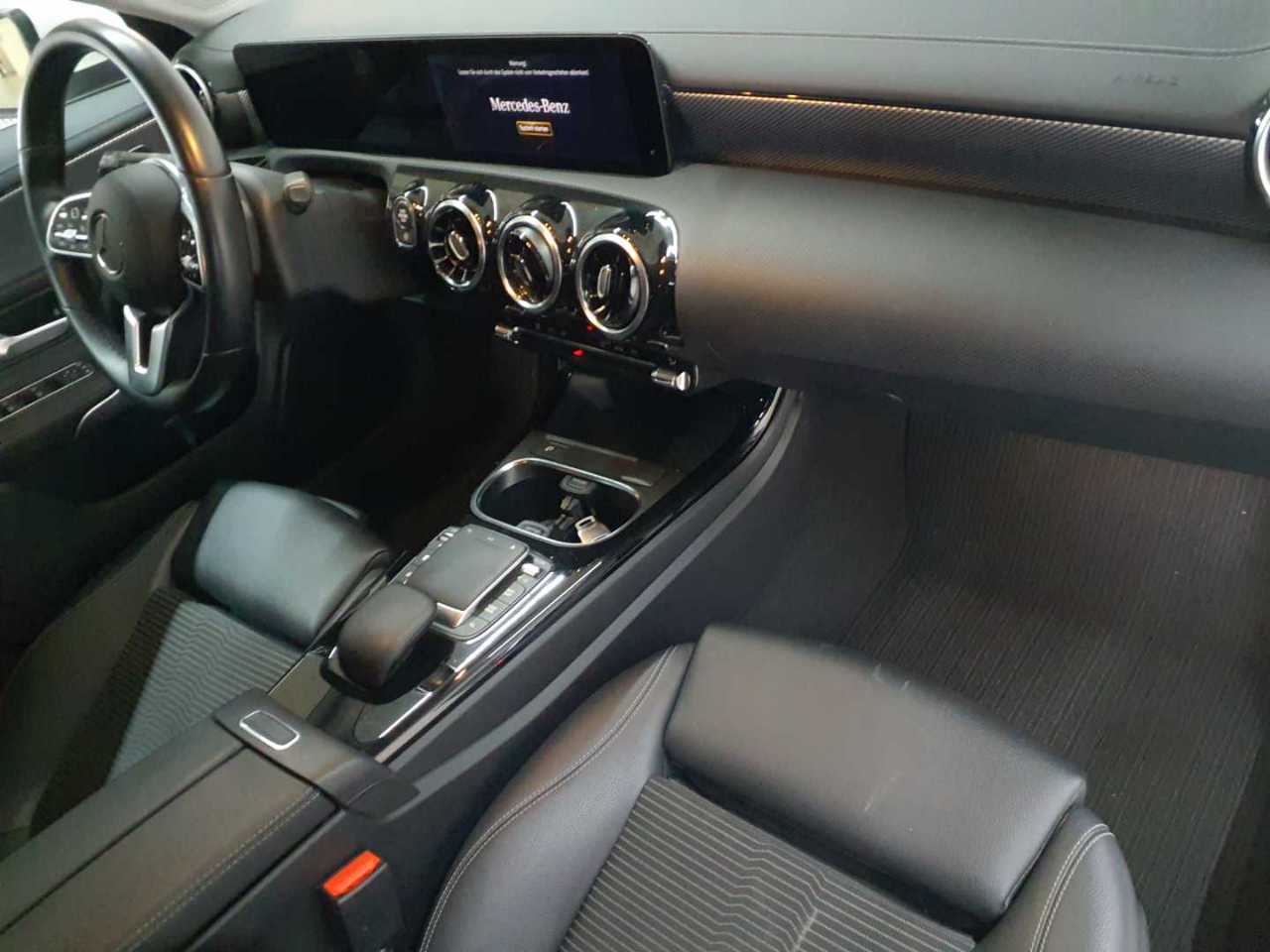 Mercedes-Benz CLA 200 d Shooting Brake 8G-DCT Progressive 12