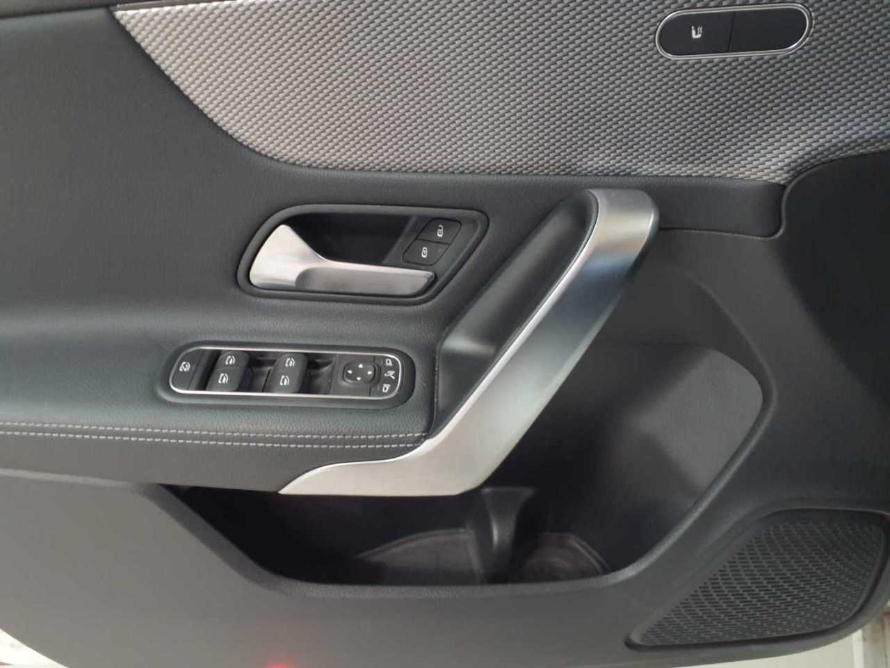 Mercedes-Benz CLA 200 d Shooting Brake 8G-DCT Progressive 15