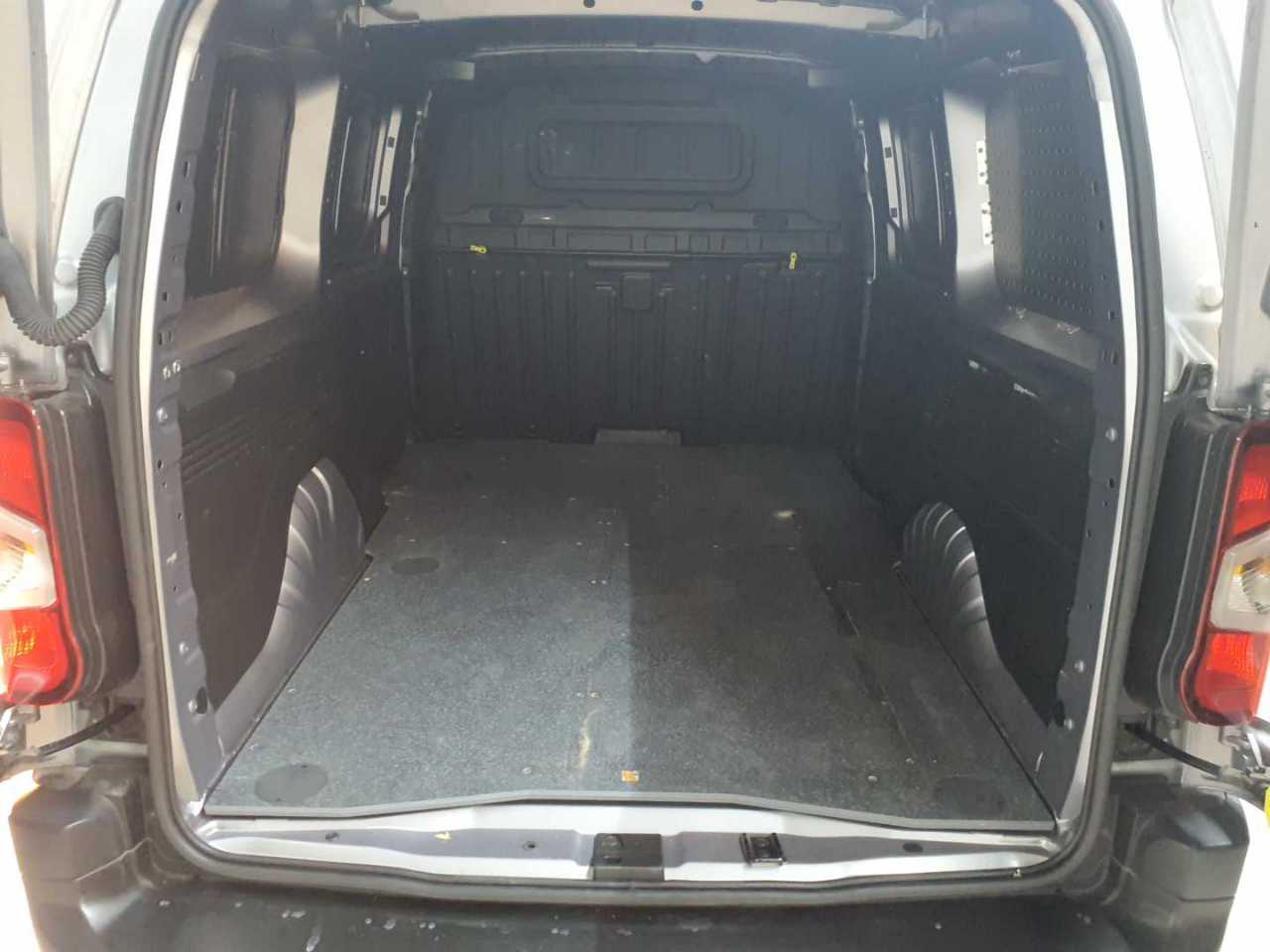 Peugeot Partner 1.5 BlueHDi 130 L2 EHZ S&S Premium 10