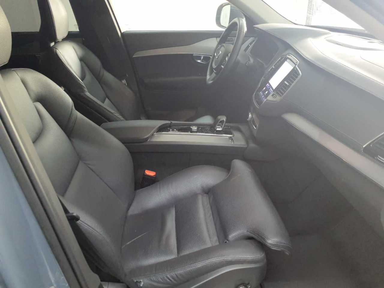 Volvo XC90 T8 AWD Recharge Plus Bright 8