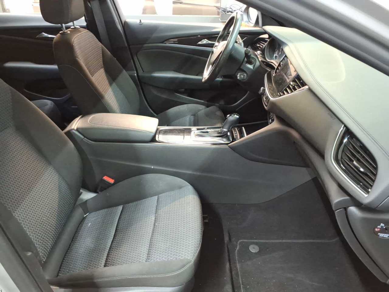 Opel Insignia Sports Tourer 2.0 Diesel Aut. Business 8