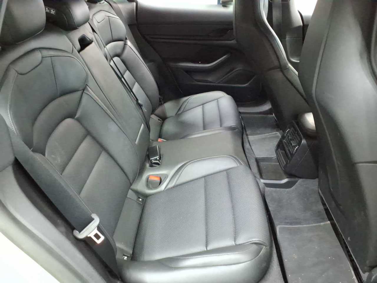 Porsche Taycan 4 Cross Turismo 14