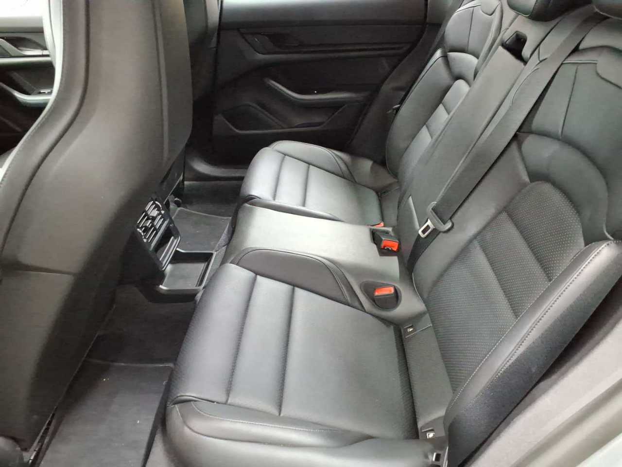 Porsche Taycan 4 Cross Turismo 13